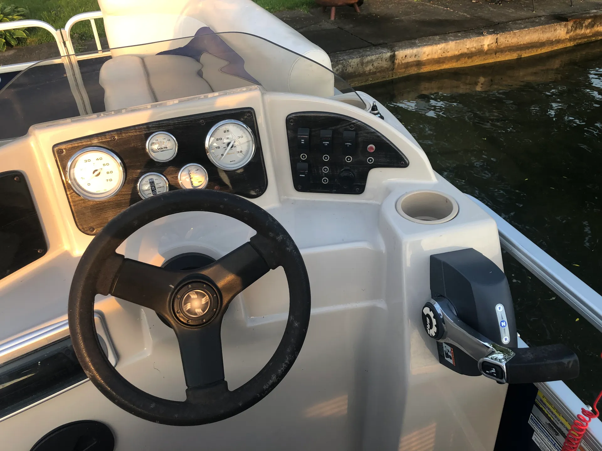 Godfrey Marine Sweetwater 2086 FC in Machias, NY — photo 3