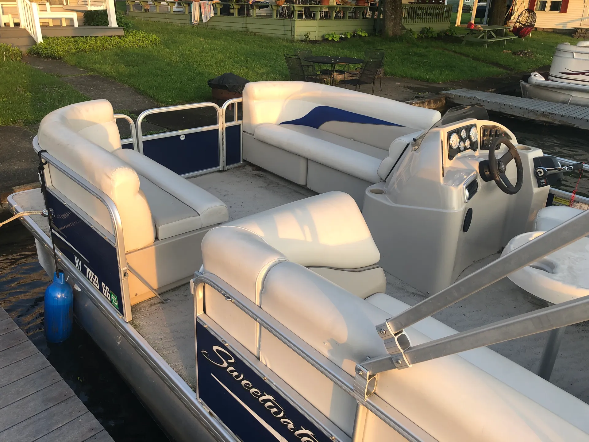 Godfrey Marine Sweetwater 2086 FC in Machias, NY — photo 2