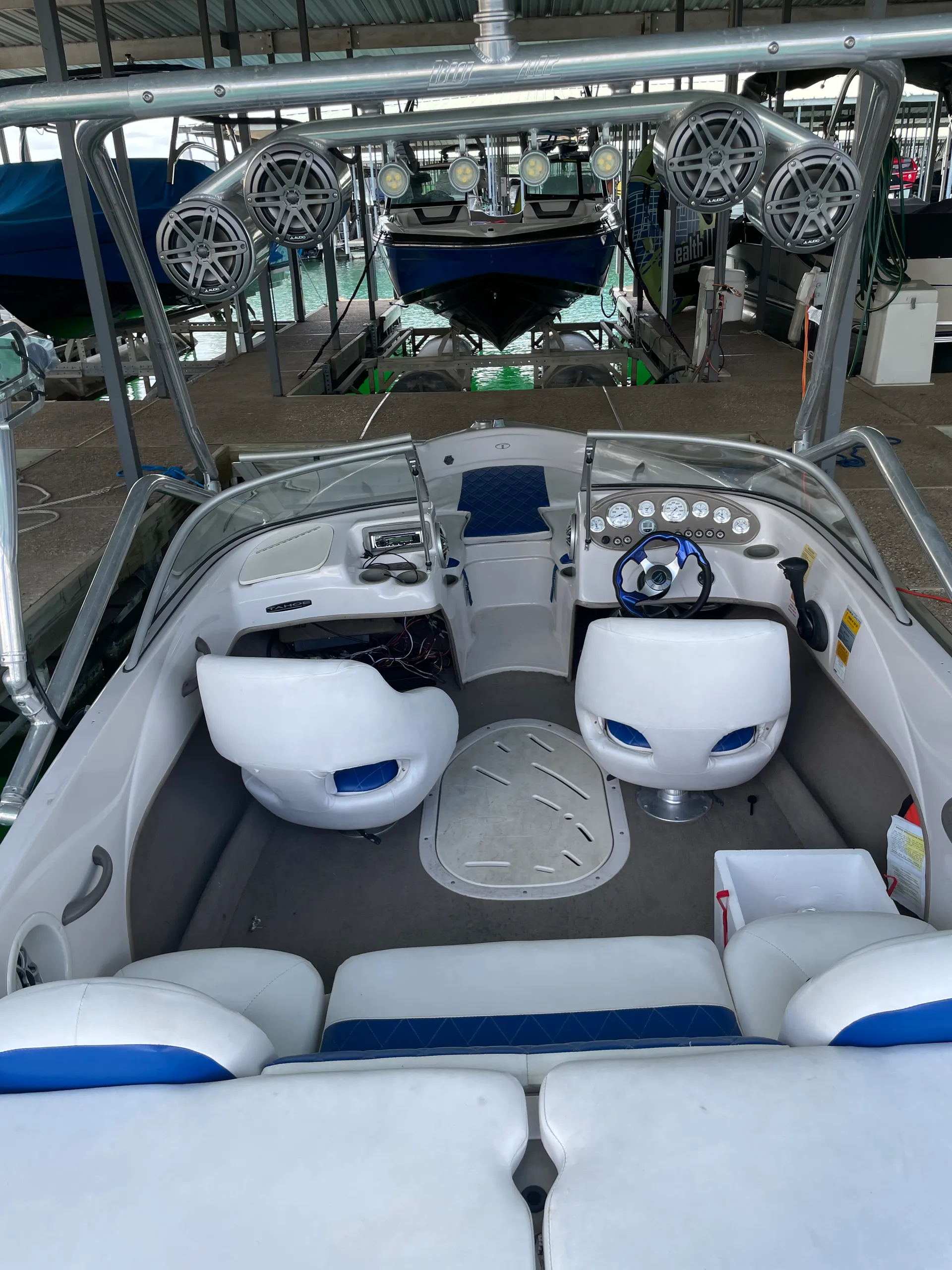 Tahoe by Tracker Marine Q4L Runabaout  in Leander, TX — photo 5