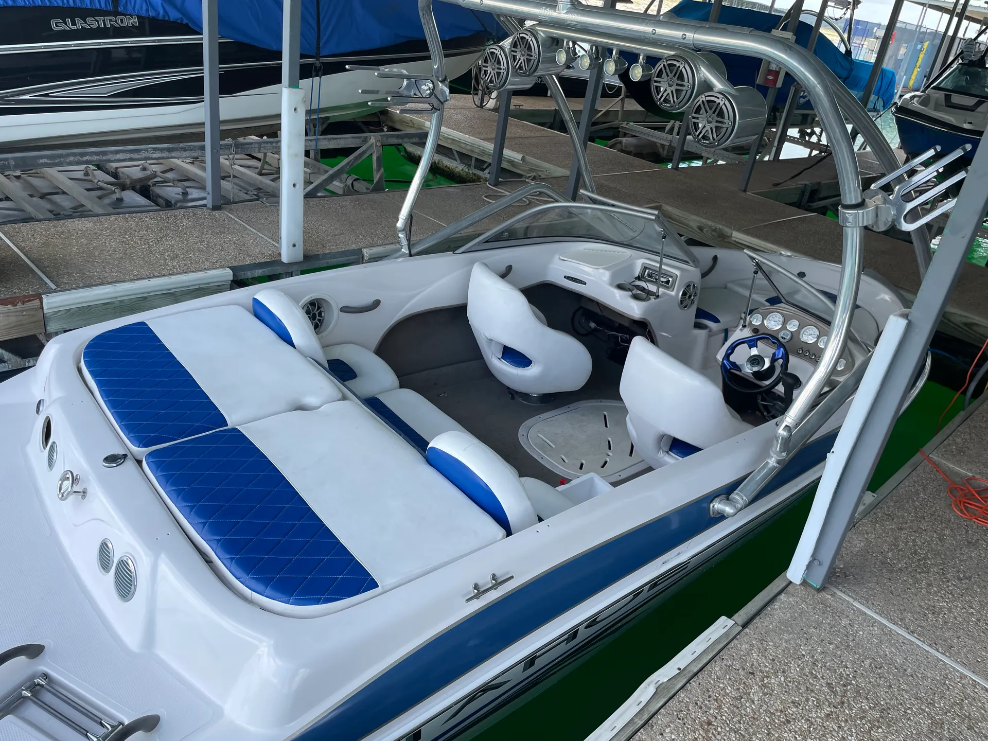 Tahoe by Tracker Marine Q4L Runabaout  in Leander, TX — photo 4