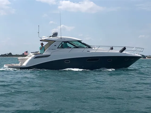 Rent a Sea Ray  motor yacht in Fort Lauderdale, FL near me