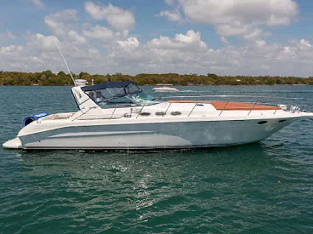 Rent a Sea Ray Boats motor yacht in North Miami Beach, FL near me