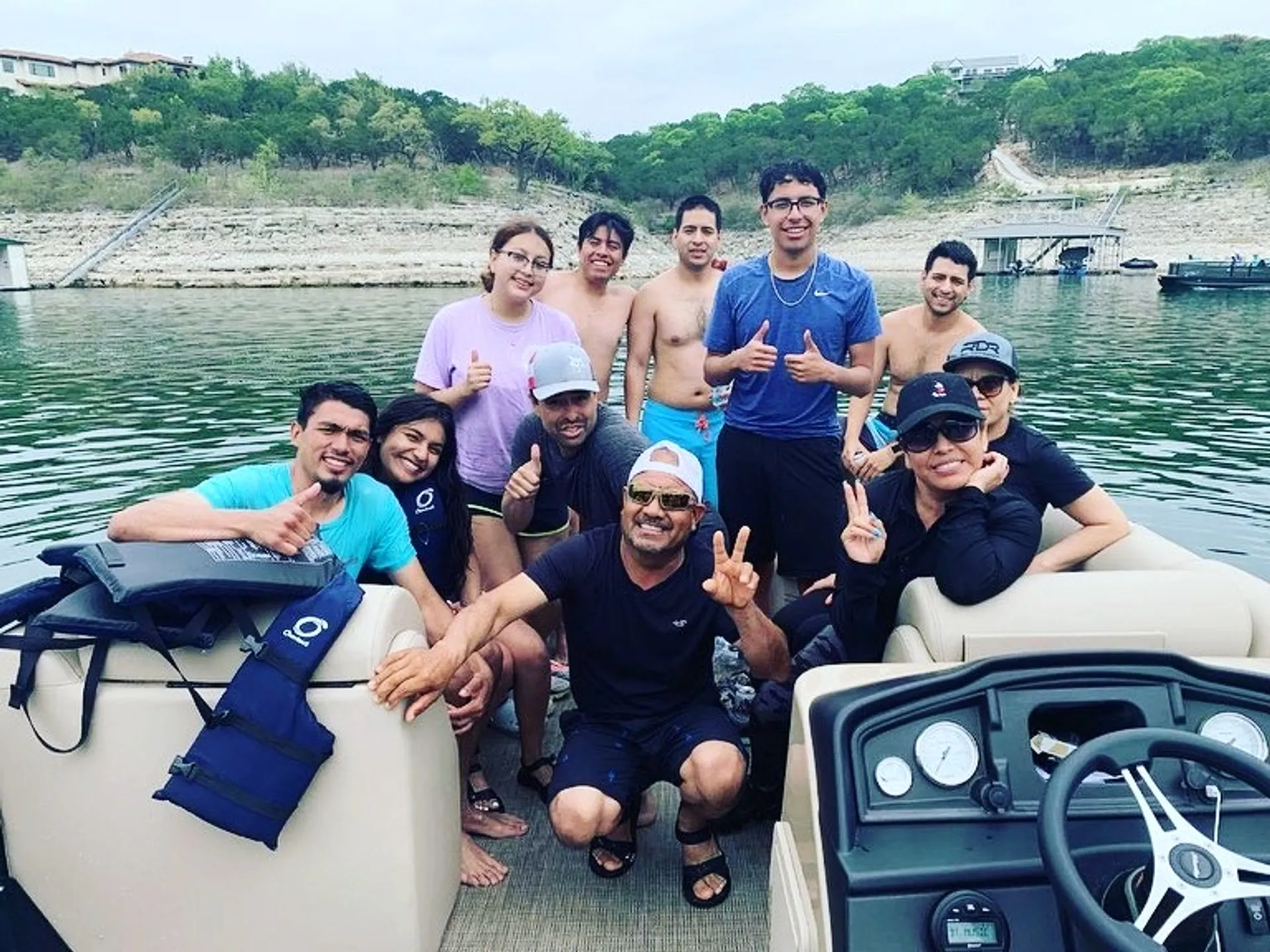 ENCORE BENTLEY BENTLEY ENCORE 140 CRUISE in Austin, TX — photo 3