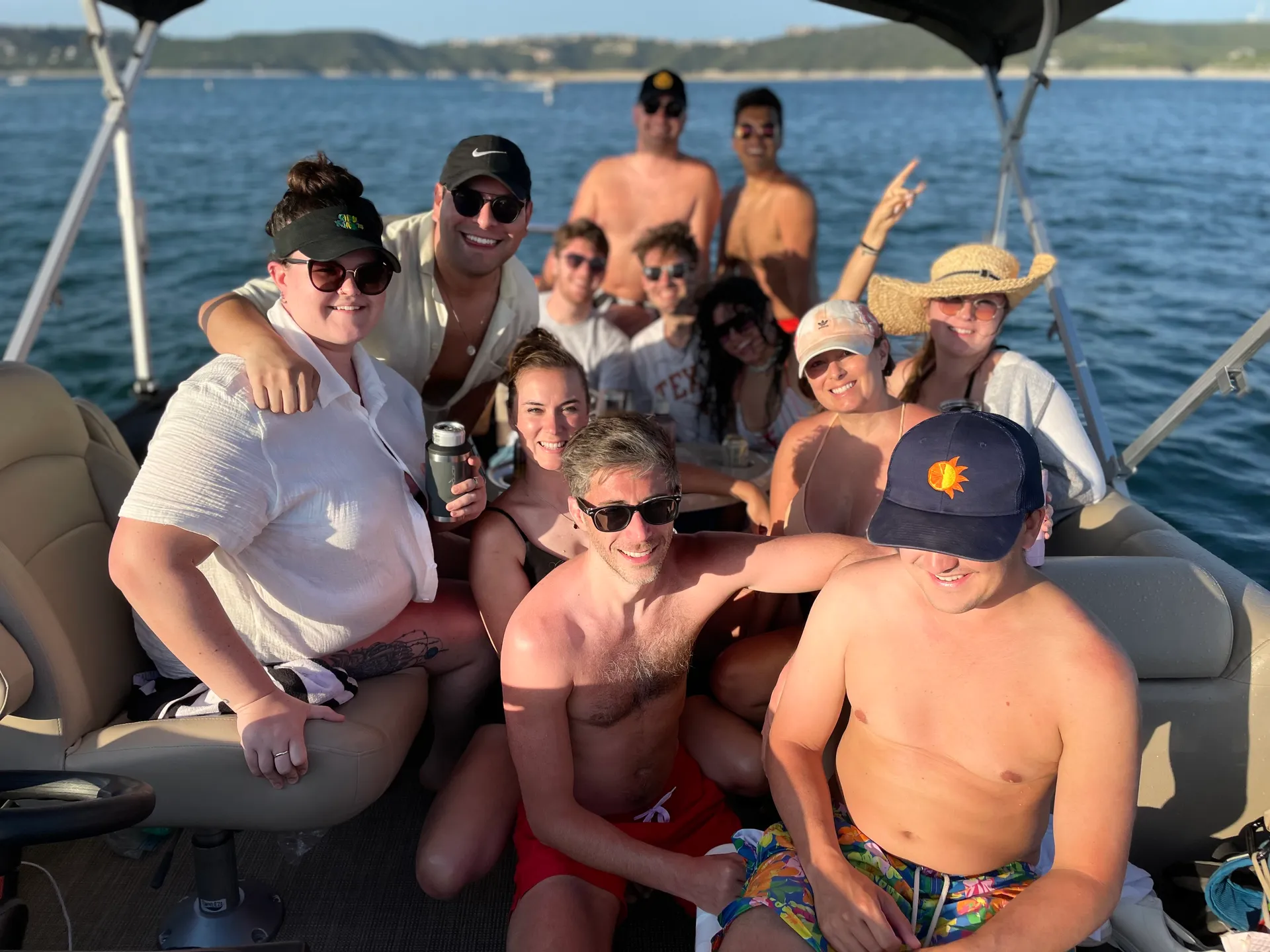 ENCORE BENTLEY BENTLEY ENCORE 140 CRUISE in Austin, TX — photo 10