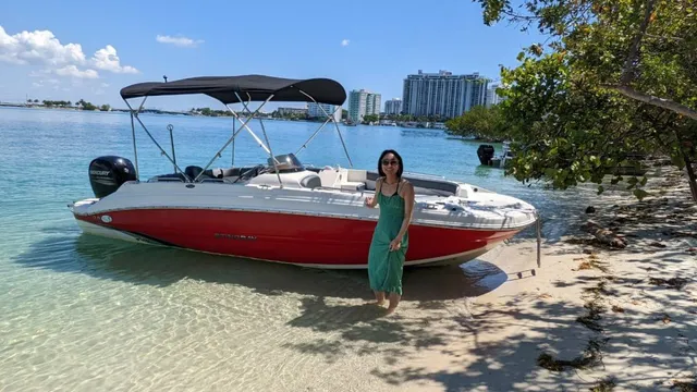 Rent a Stingray Boats deck boat in Miami Beach, FL near me