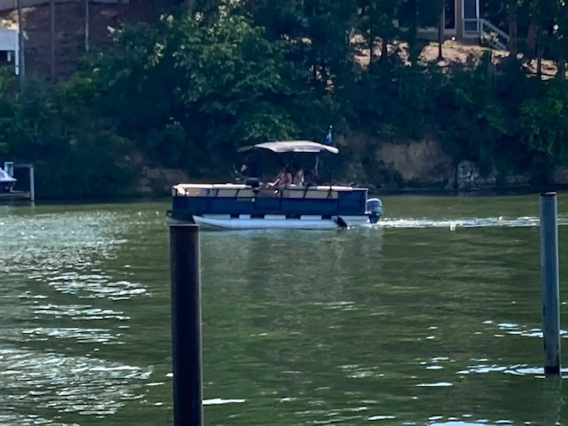 Lake Wylie Cruzin #2- FREE Gas/Ice -Will Deliver to Air BnB/Lake House