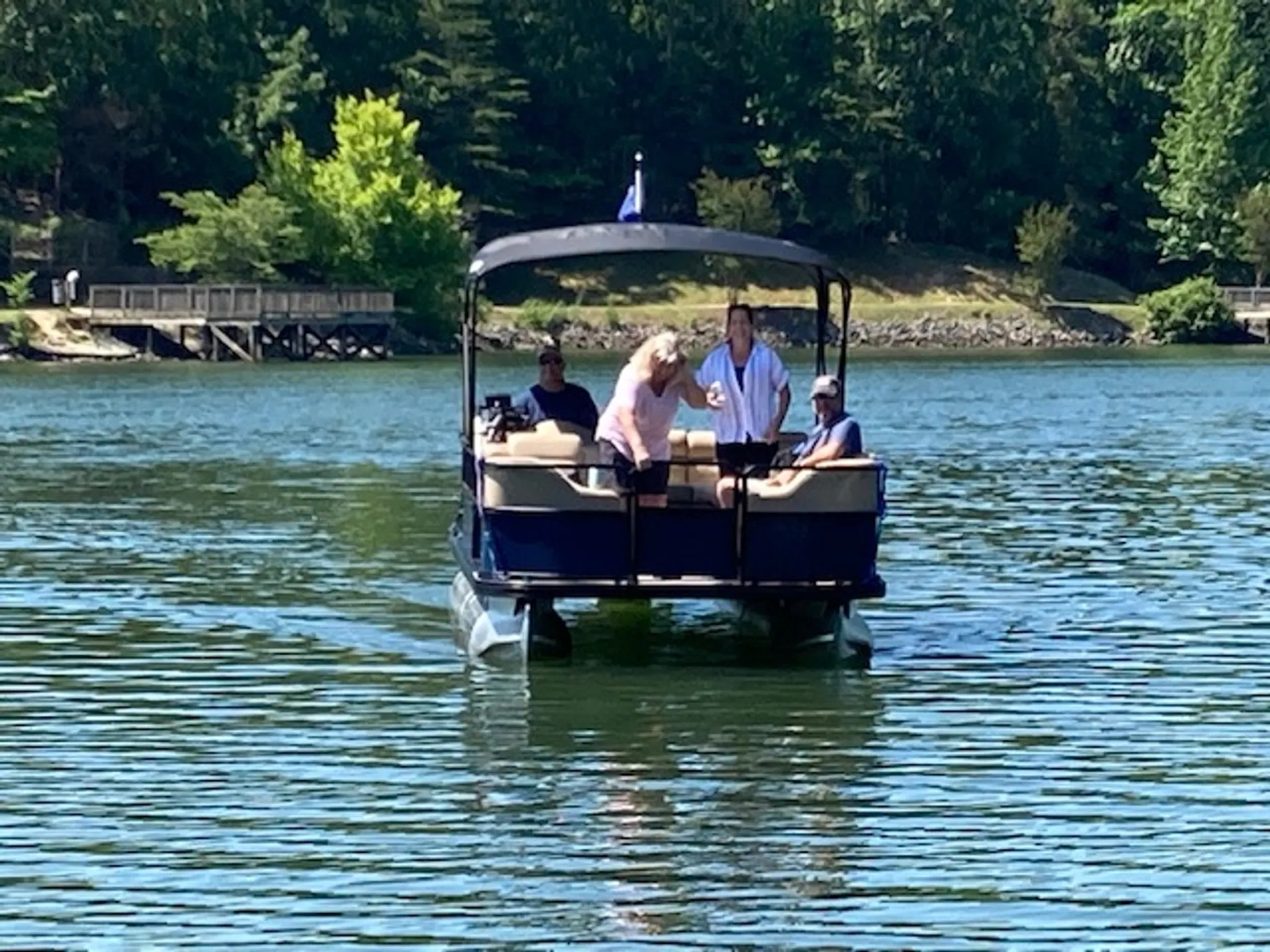 Lake Wylie Cruzin #2- FREE Gas/Ice -Will Deliver to Air BnB/Lake House