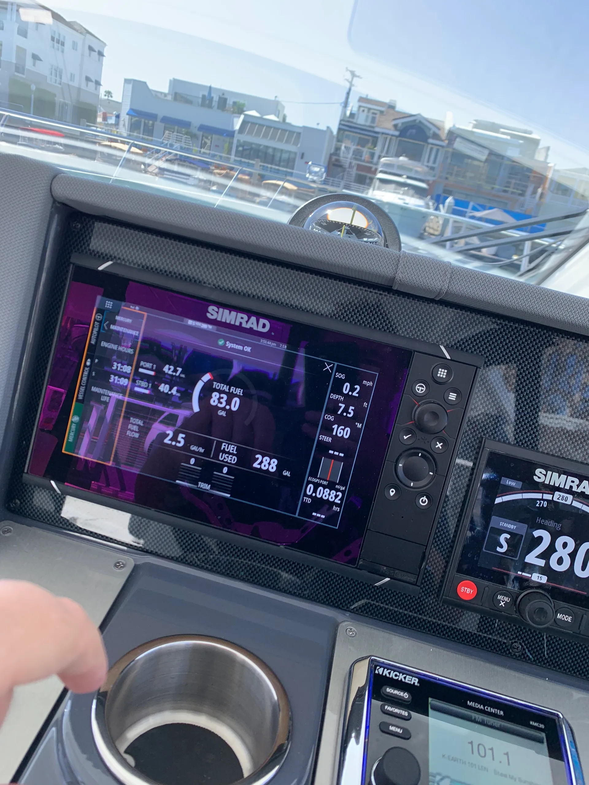 Cruisers Yachts  39 EC (express coupe) in Newport Beach, CA — photo 6