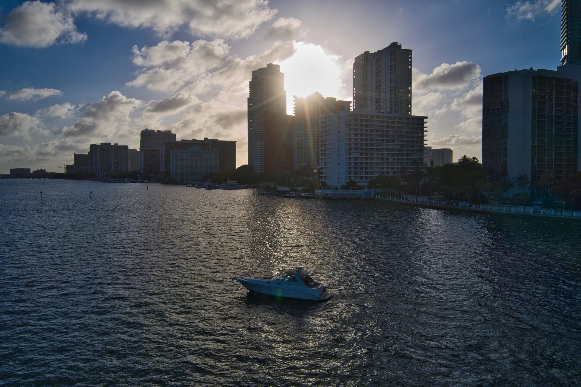 37' Sea Ray FREE HOUR!! USCG Captains Available.