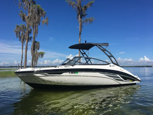 Rent a YAMAHA jet boat in Clermont, FL near me