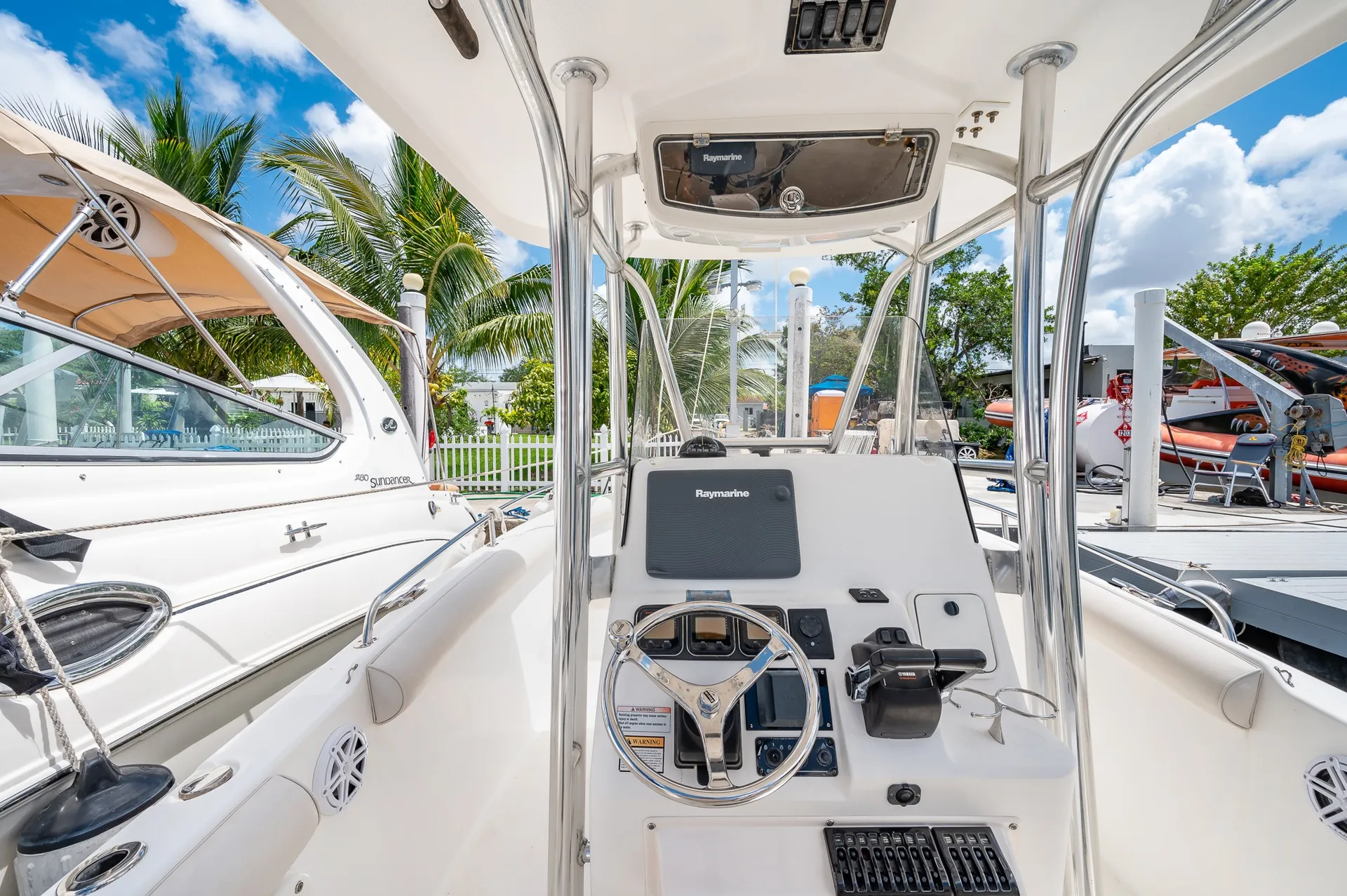 Century Boats 2600 CC w/2-F200 Yamaha in Miami, FL — photo 6