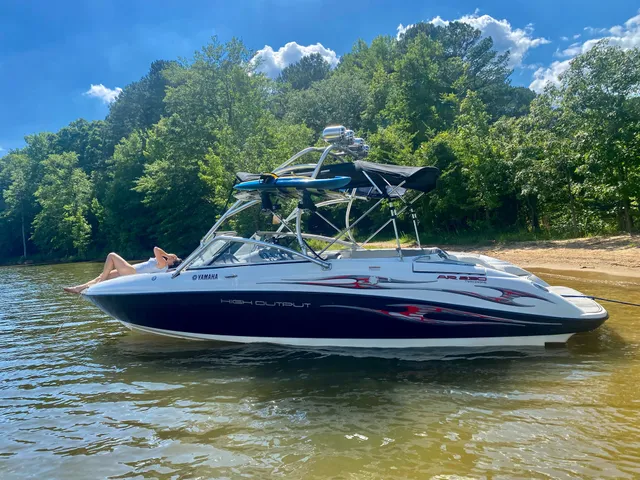 Rent a Yamaha jet boat in Raleigh, NC near me
