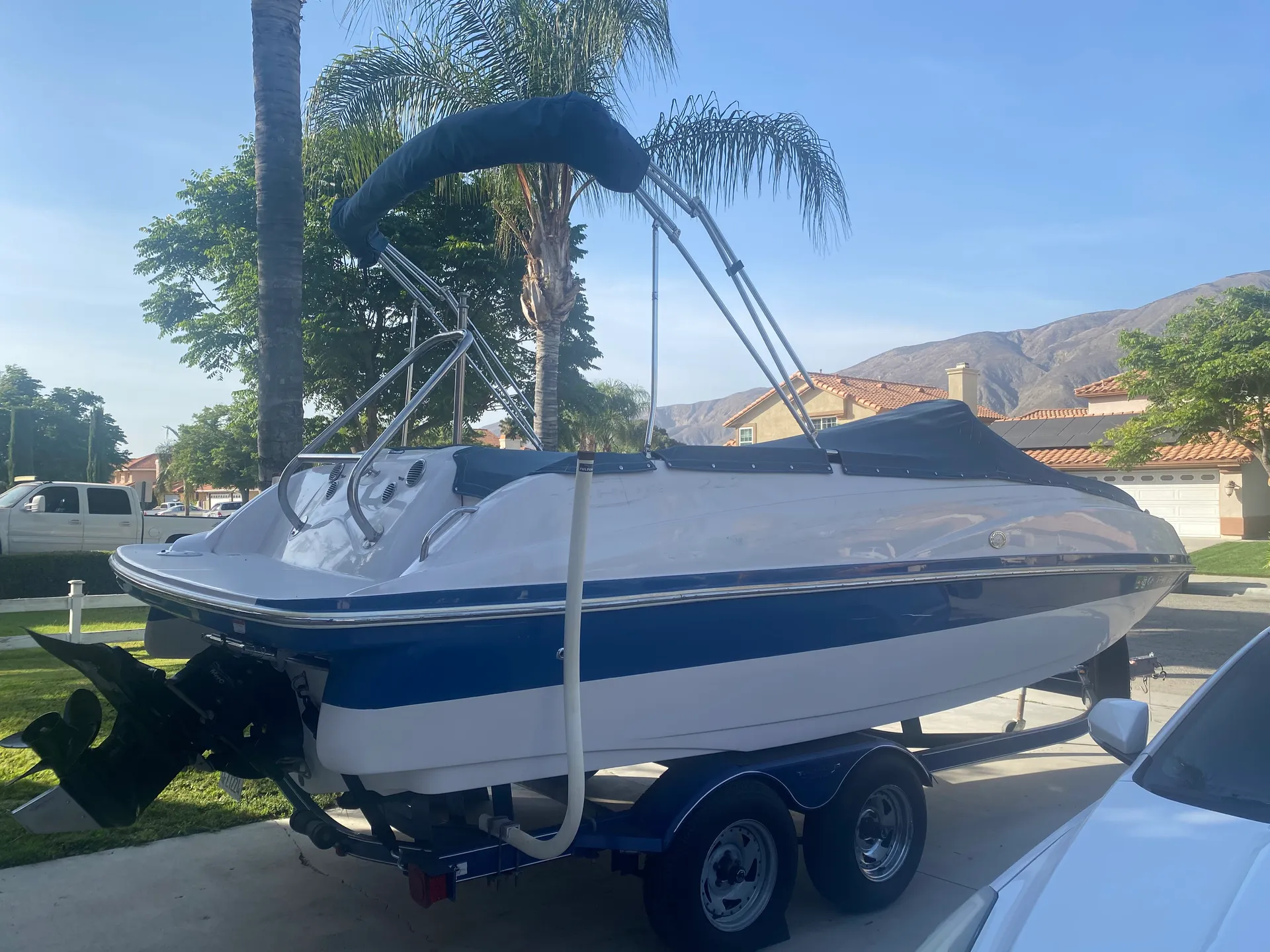 2005 Tahoe tracker Deck Boat