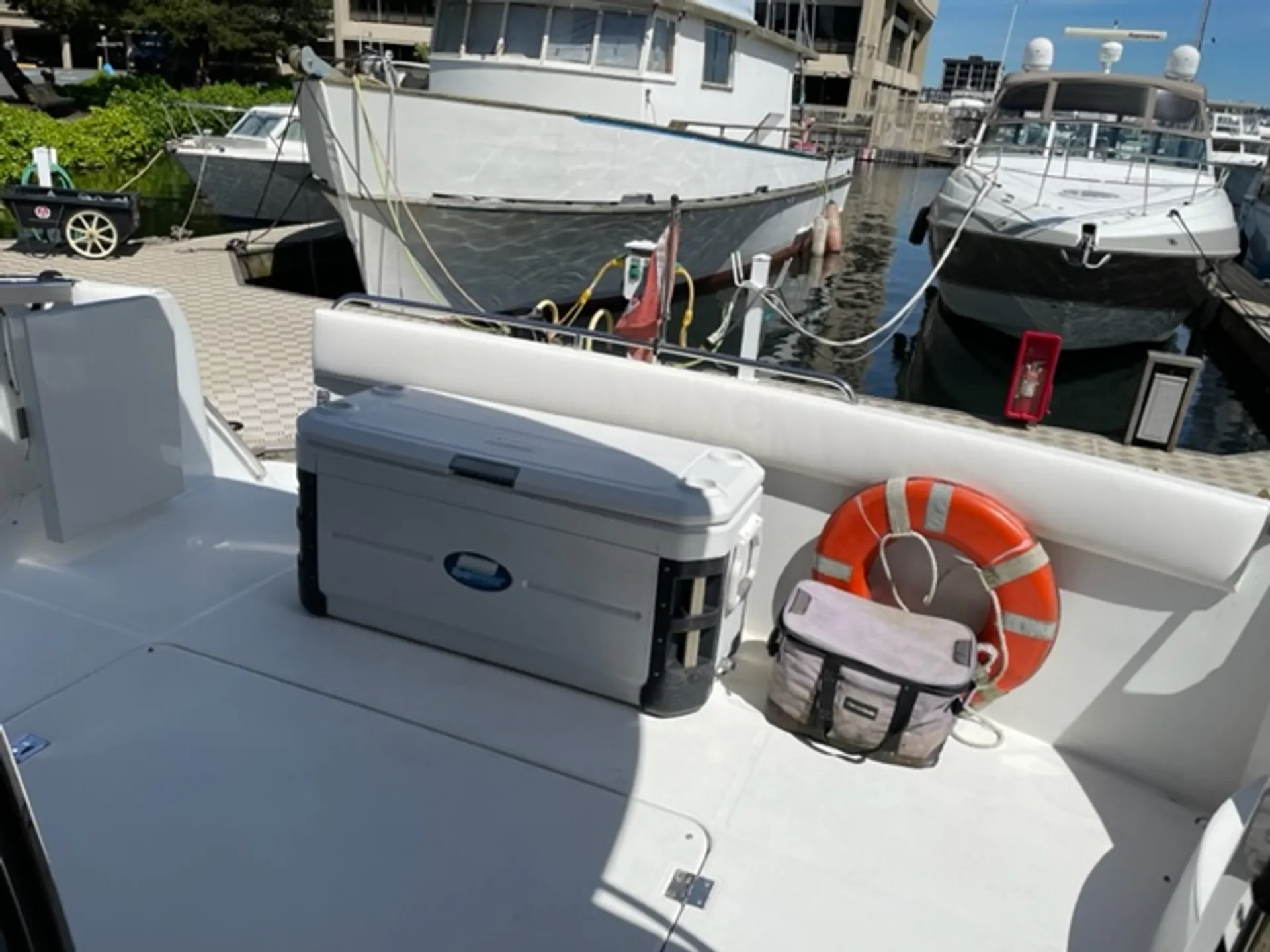 BEAUTIFUL SPACIOUS LUXURY YACHT  