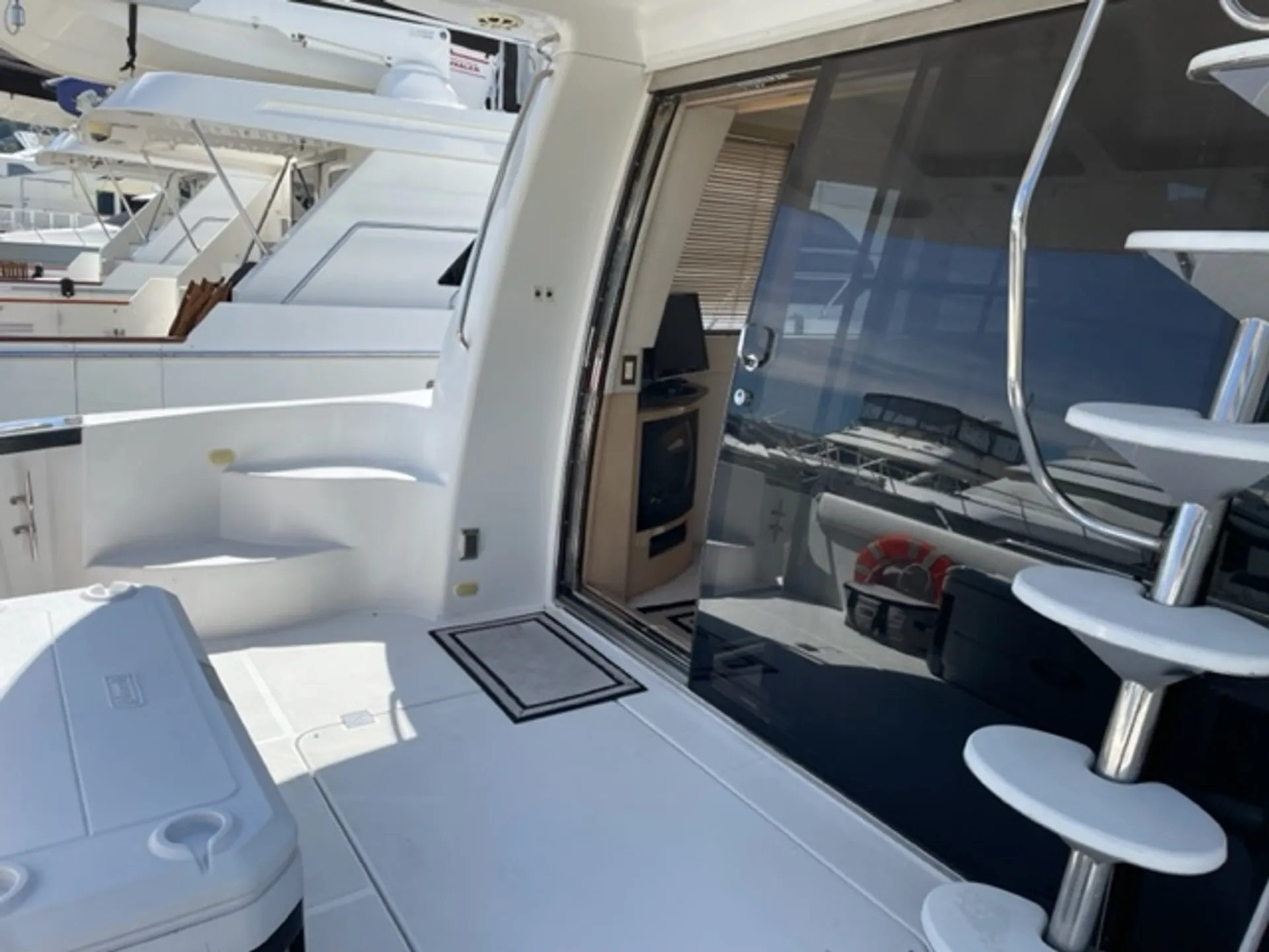 BEAUTIFUL SPACIOUS LUXURY YACHT  