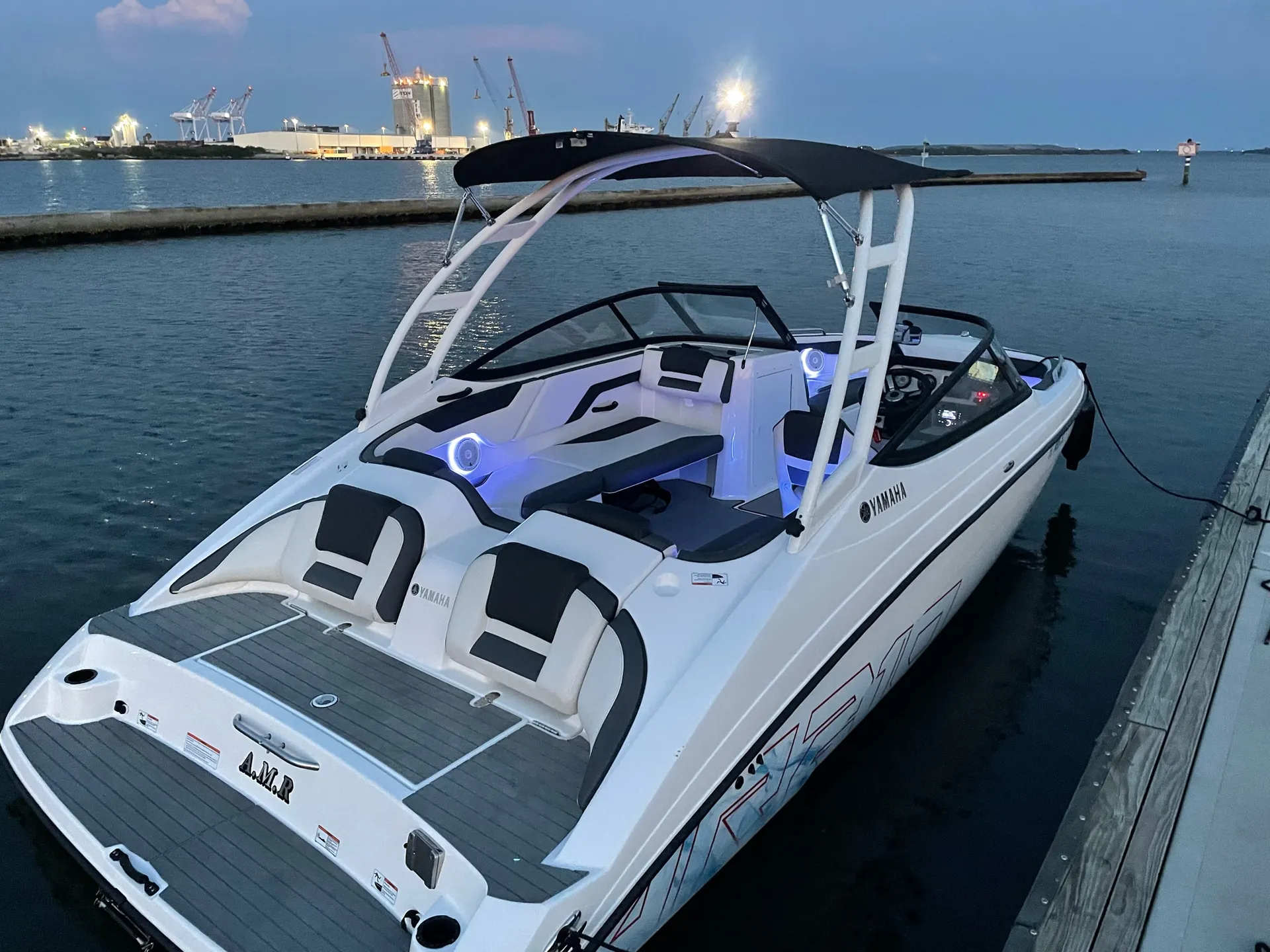 2021 Yamaha Jet Boat for charter in Tampa!