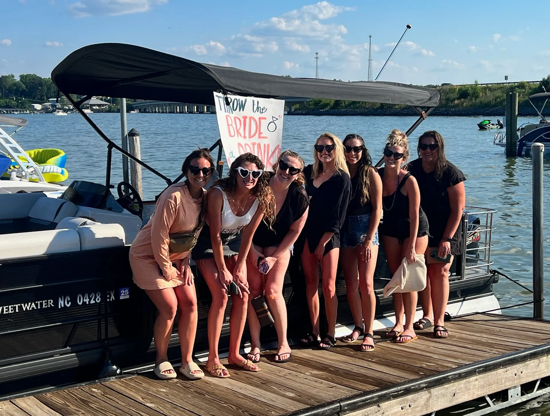 Lake Wylie 23’ Party Pontoon
