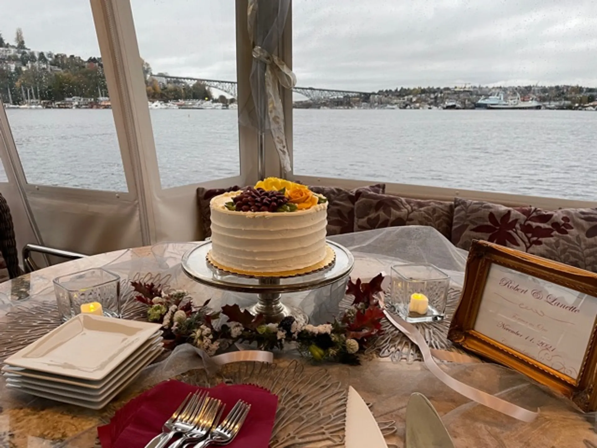 Luxury 67' yacht $100/hr off, Seattle, San Juans, Sailgate 13 guests 