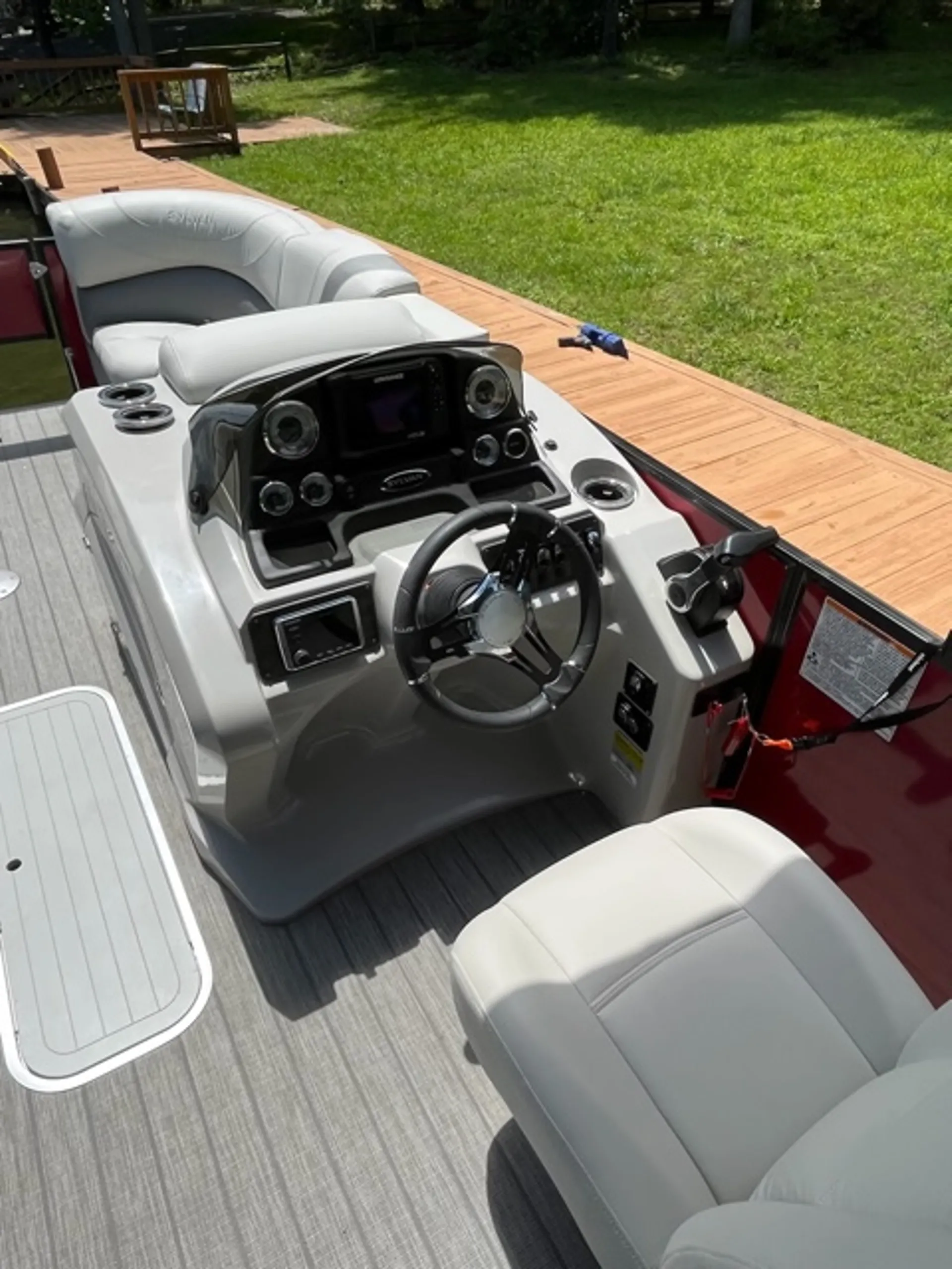 SYLVAN MARINE 8524 MIRAGE LZ in Mineral, VA — photo 3