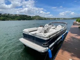 Luxury Avalon Pontoon Cruise – Lake Austin, Parties and Families boat photo