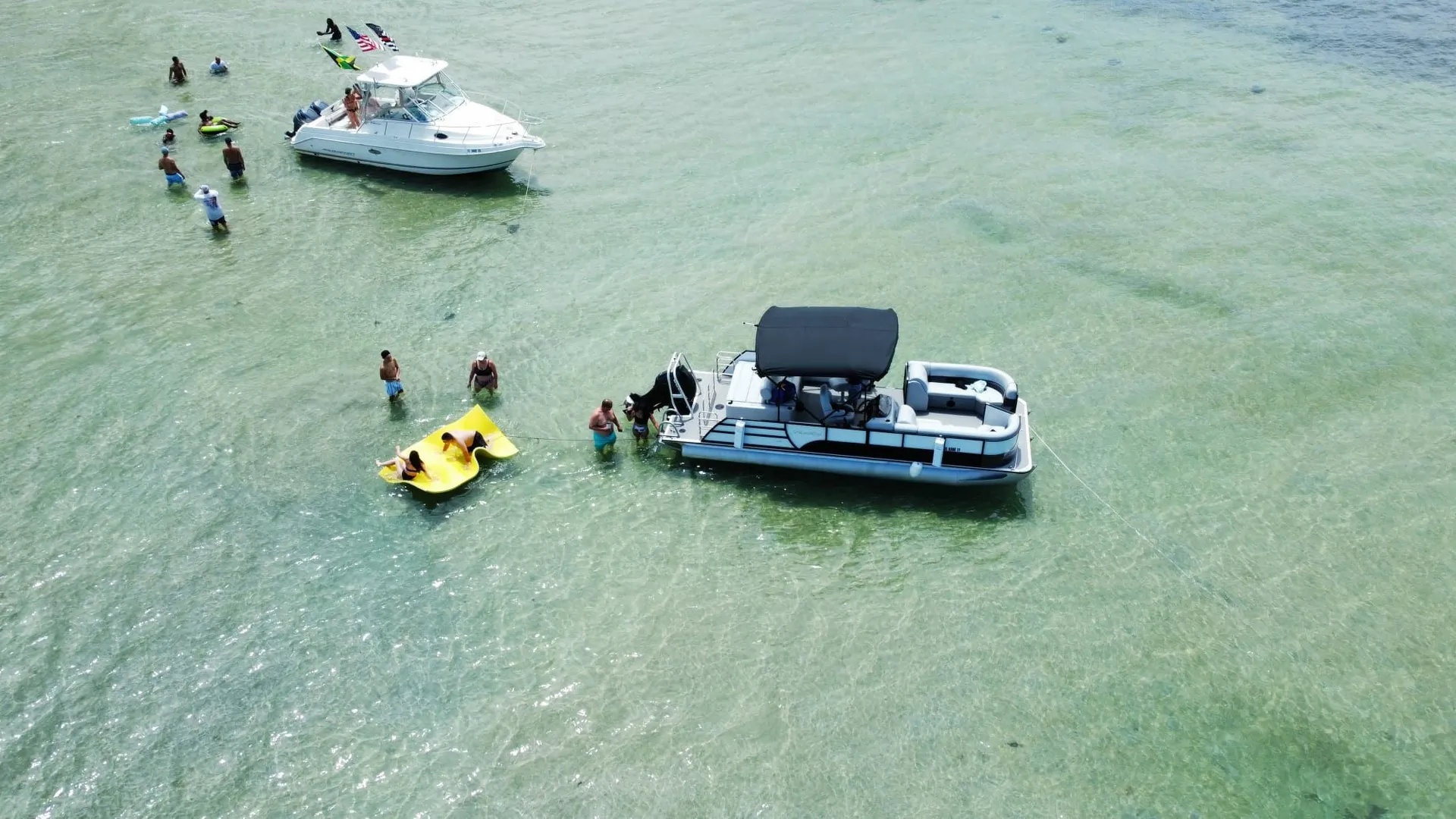 Luxury 25ft Captained Pontoon for up to 12 guests