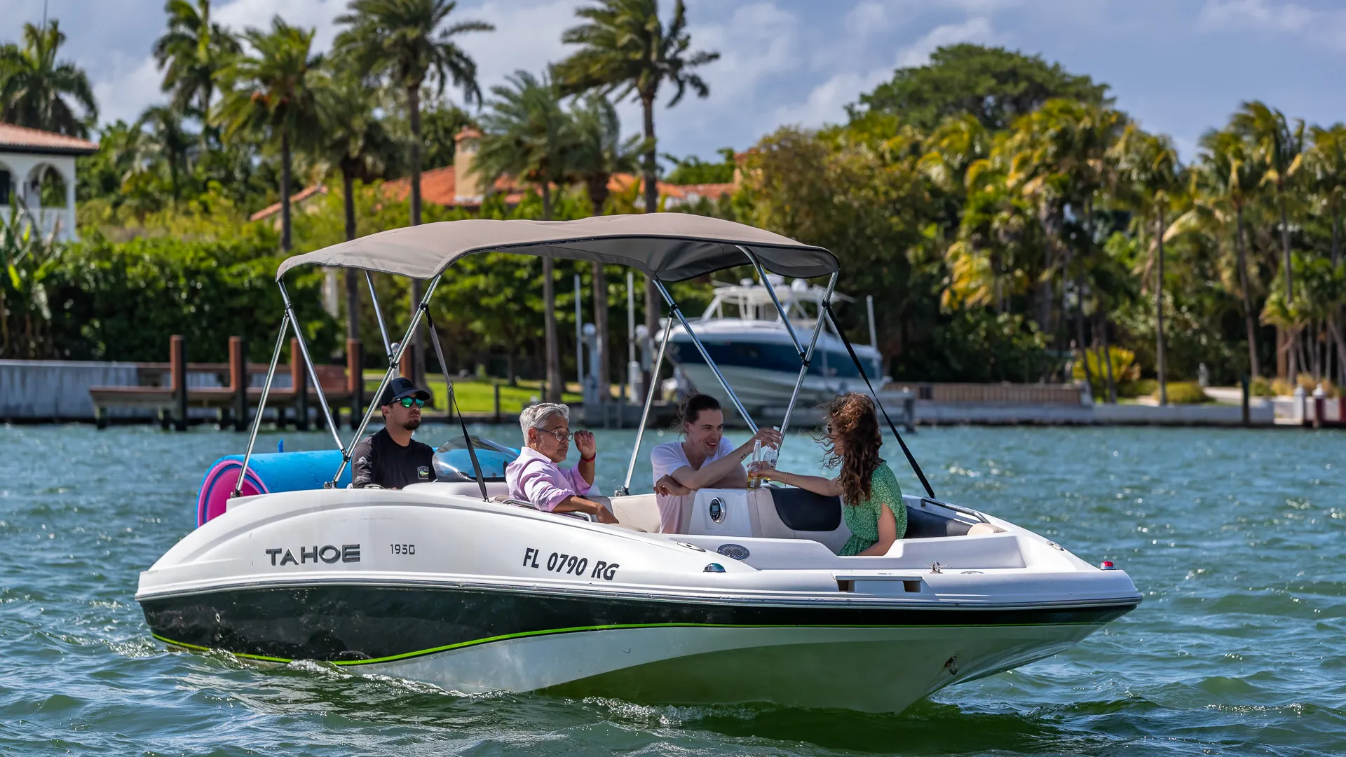 BEST BOAT | Up to 8 PPL | 15-FT MAT INCLUDED