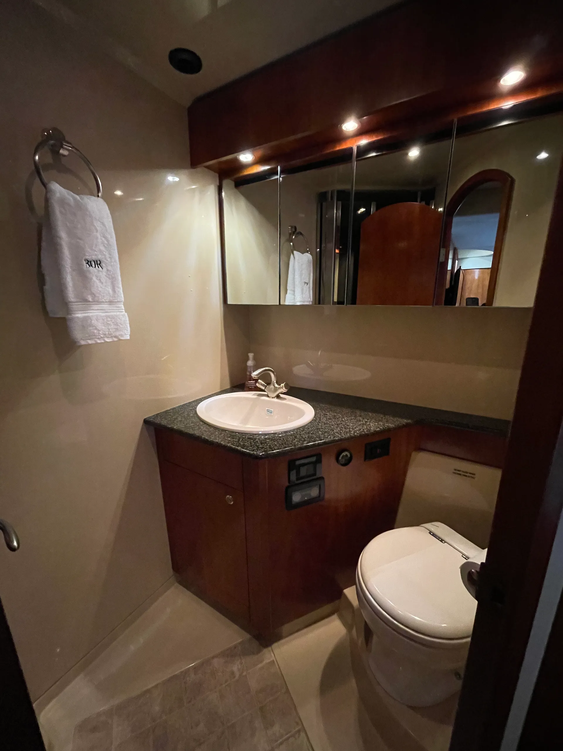 52' Luxury Cruisers Yacht