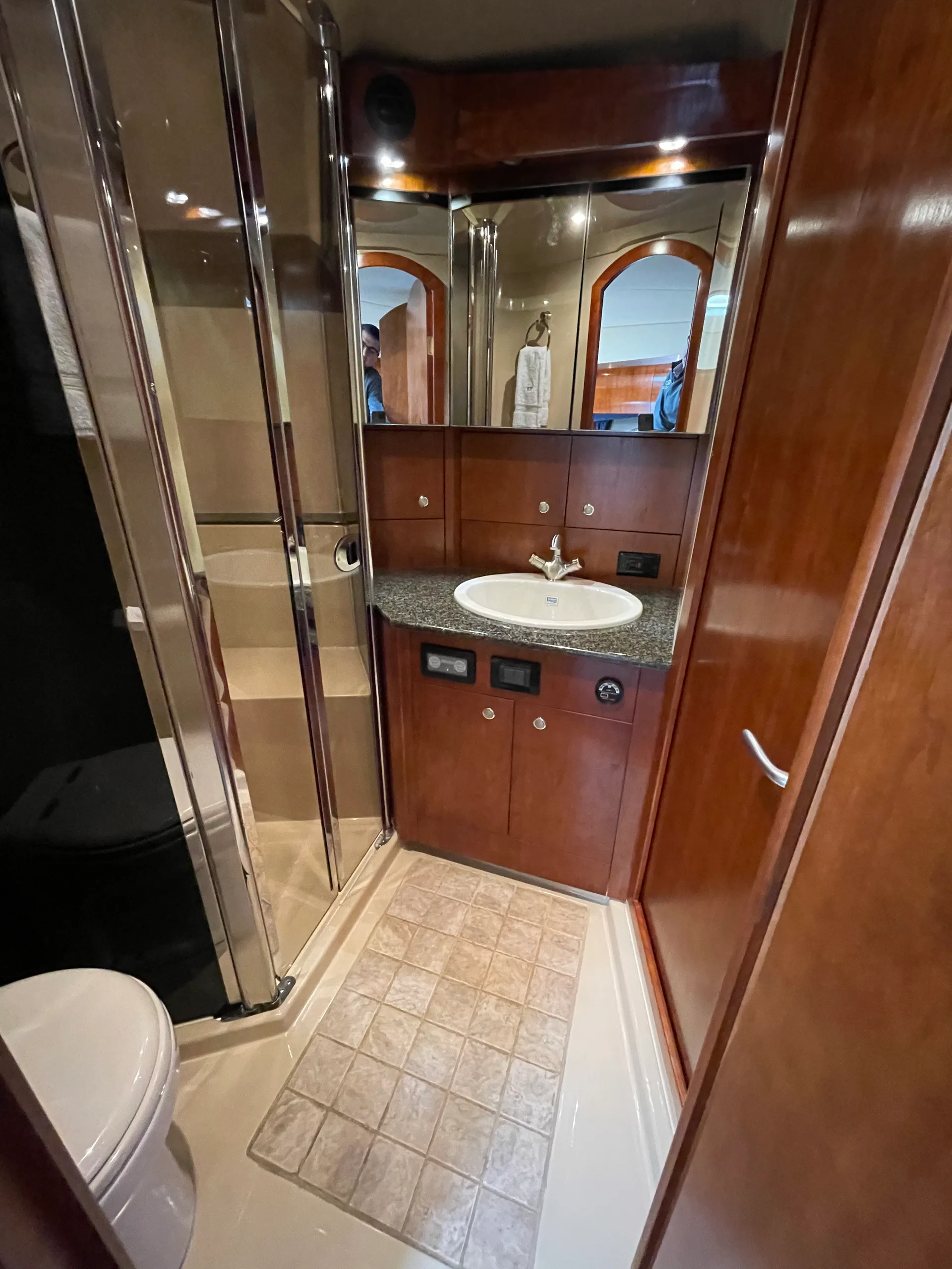 52' Luxury Cruisers Yacht