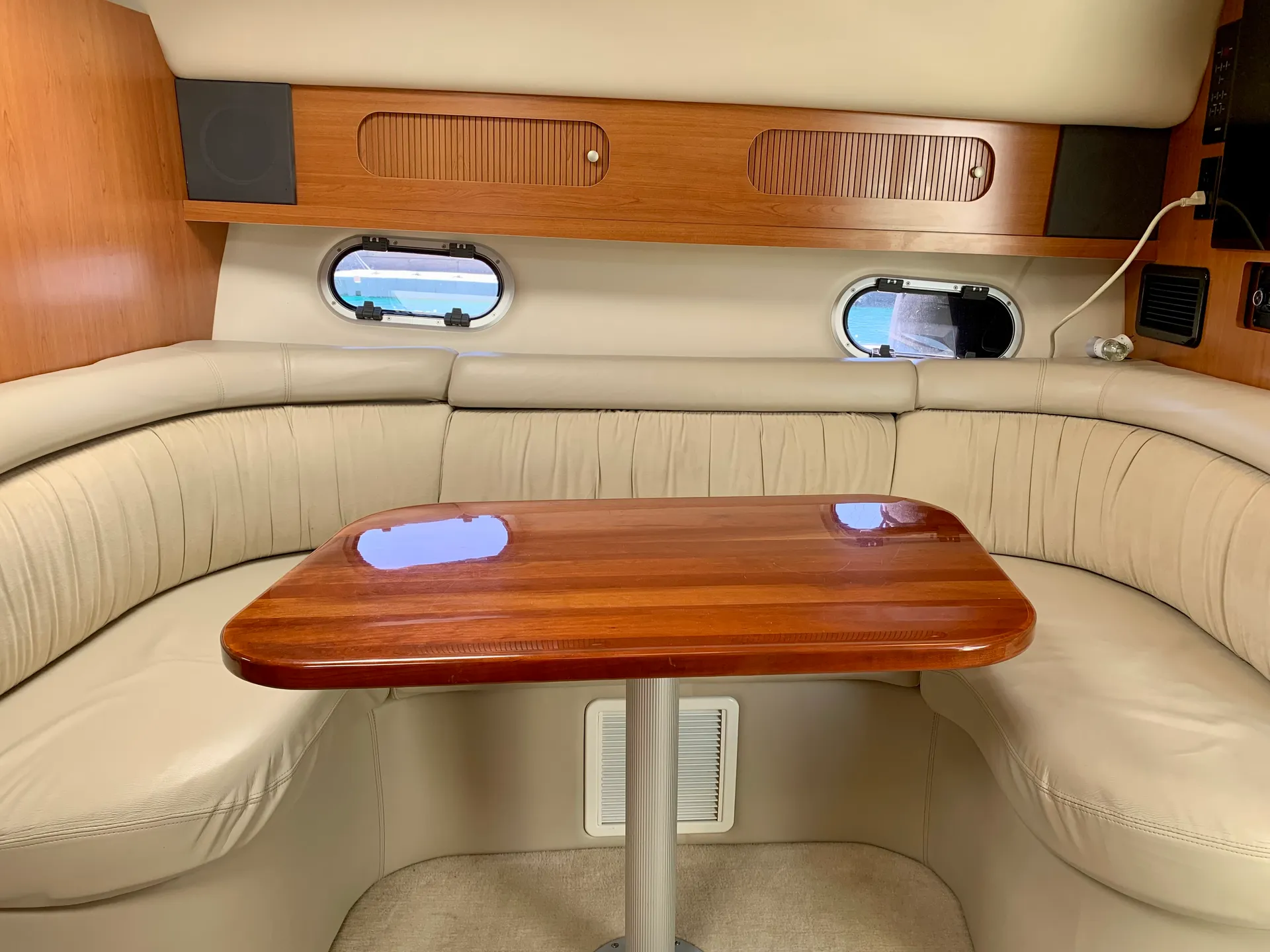 37' Yacht - Includes Gas & Lily Pad! One Big Outdoor Seating Area!