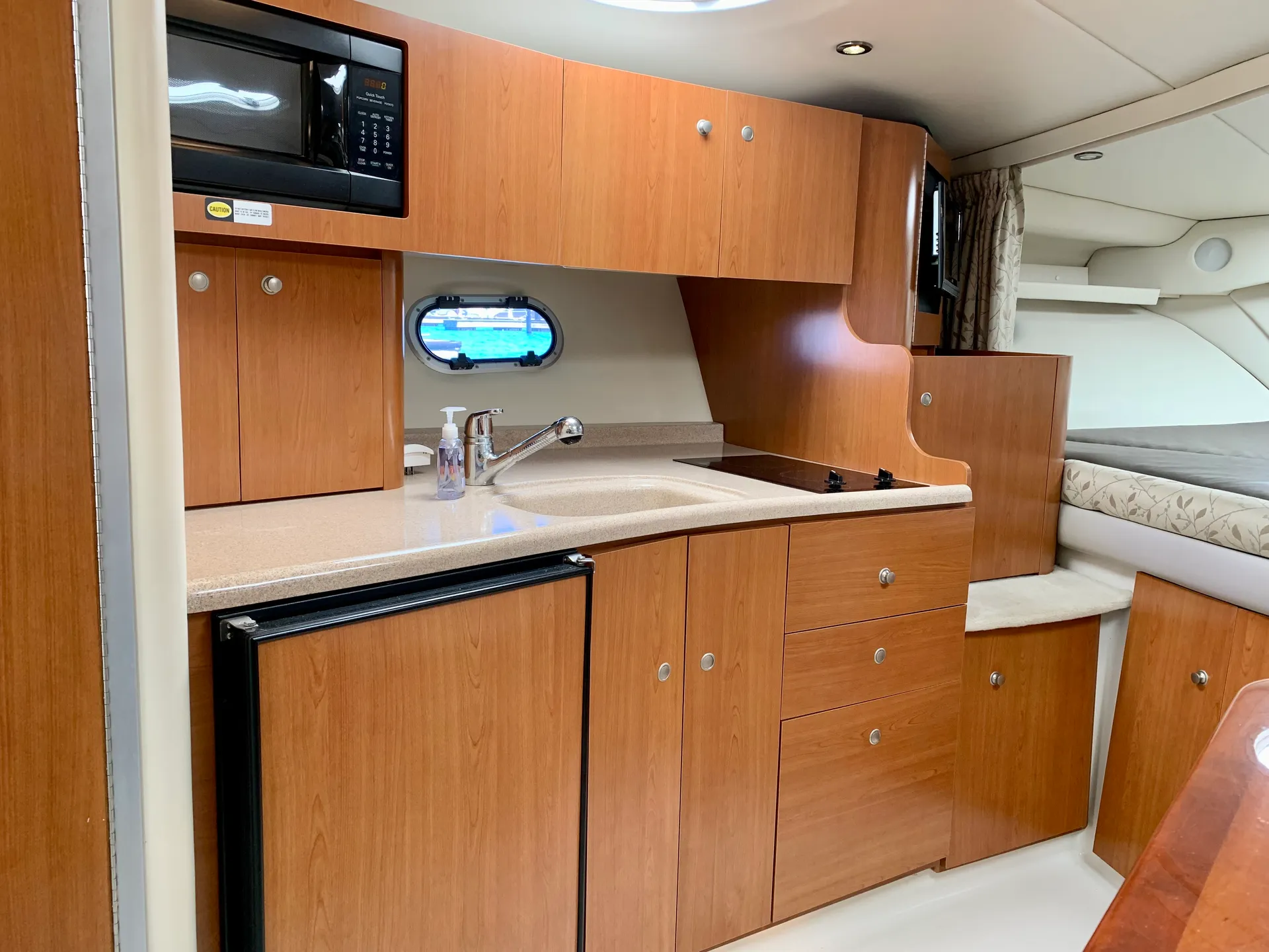 37' Yacht - Includes Gas & Lily Pad! One Big Outdoor Seating Area!