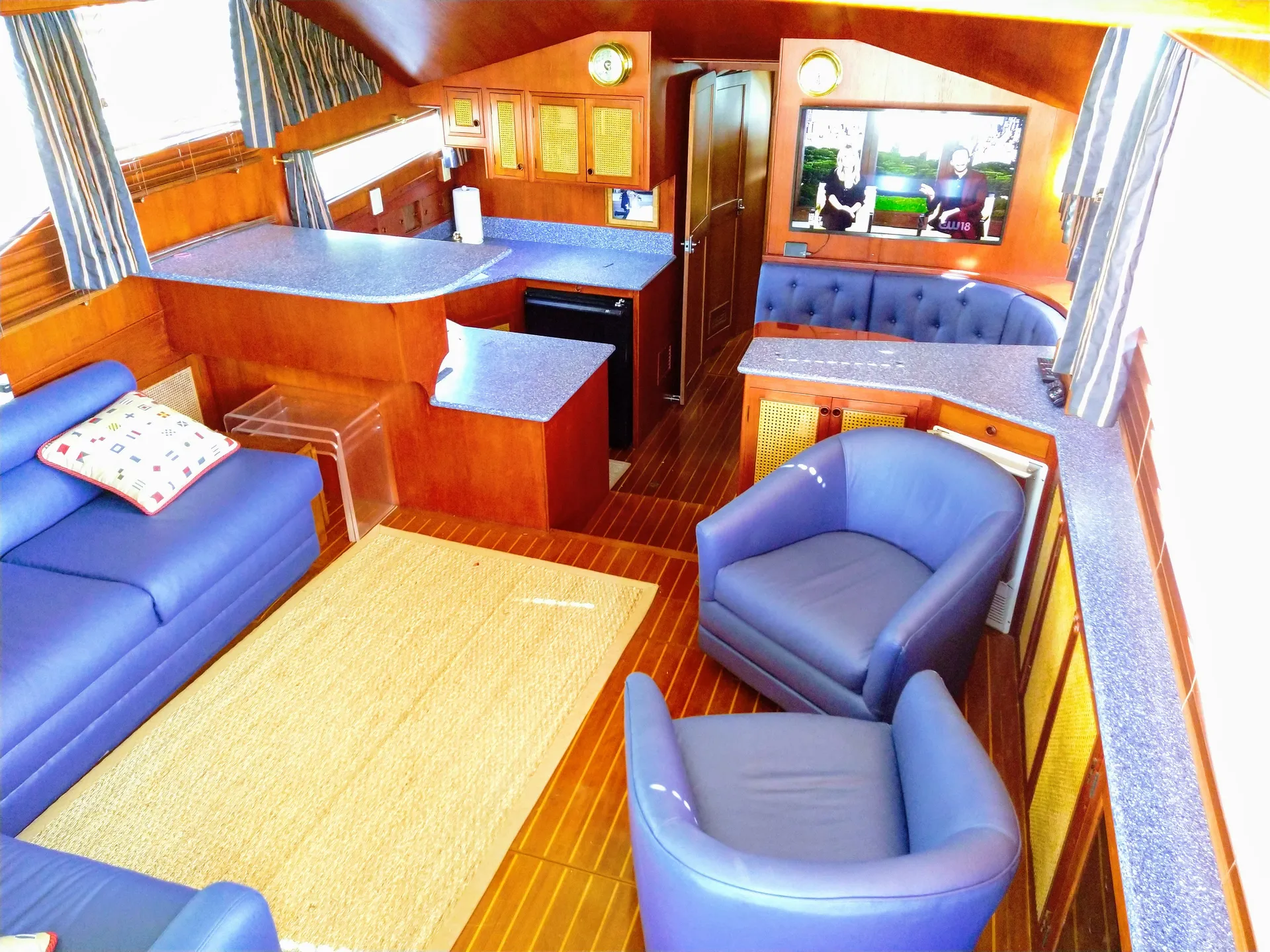 Cruise on a Custom luxury yacht