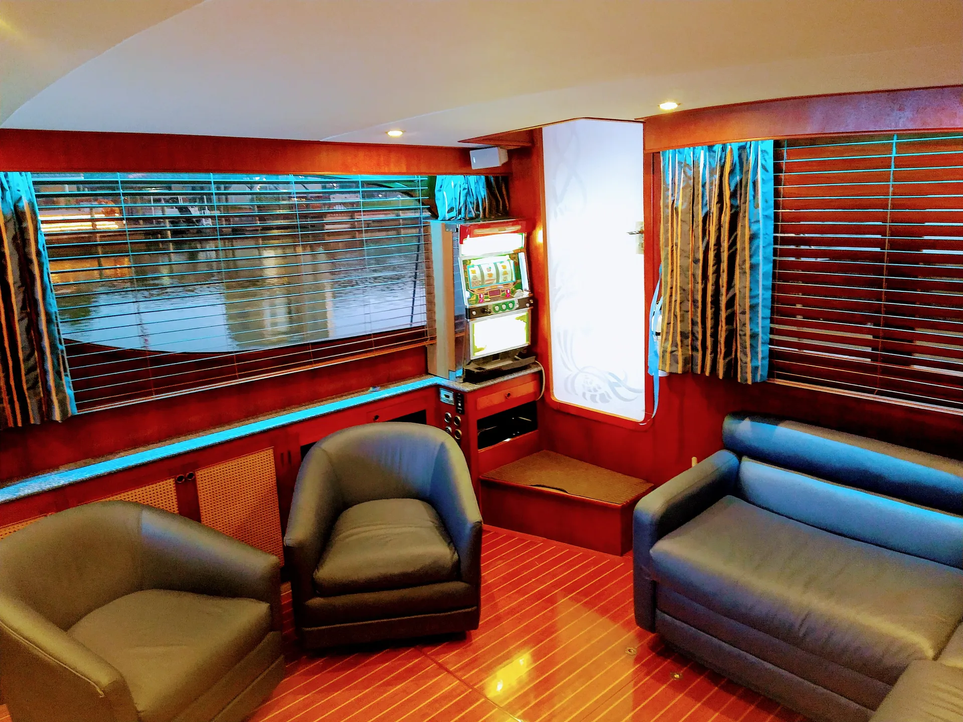 Cruise on a Custom luxury yacht
