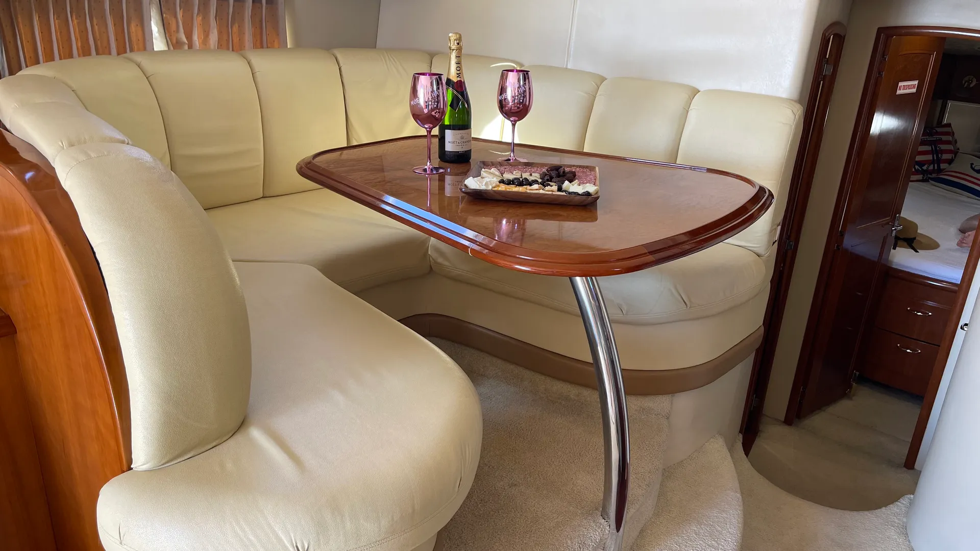 48' Luxury Carver Flybridge Yacht *NO ADDED FEES*