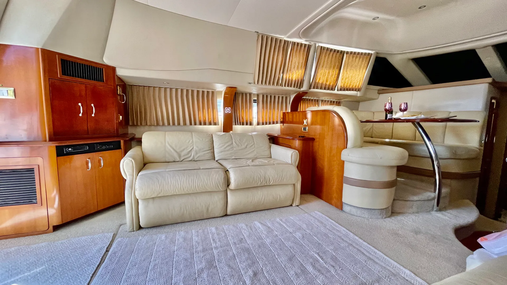 48' Luxury Carver Flybridge Yacht *NO ADDED FEES*