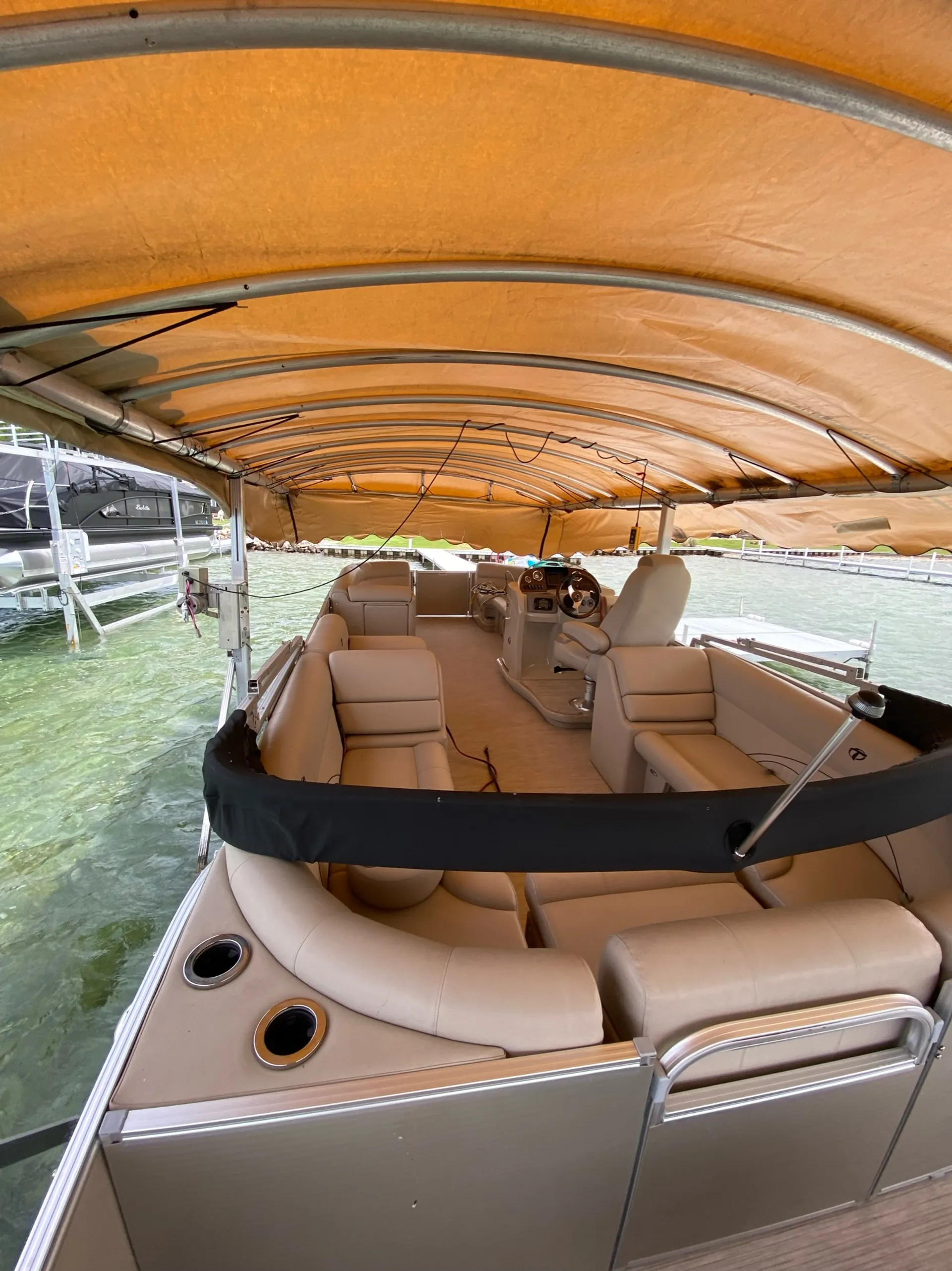 Tahoe Pontoons 26' Cascade Quad Lounge in Vandalia, MI — photo 10