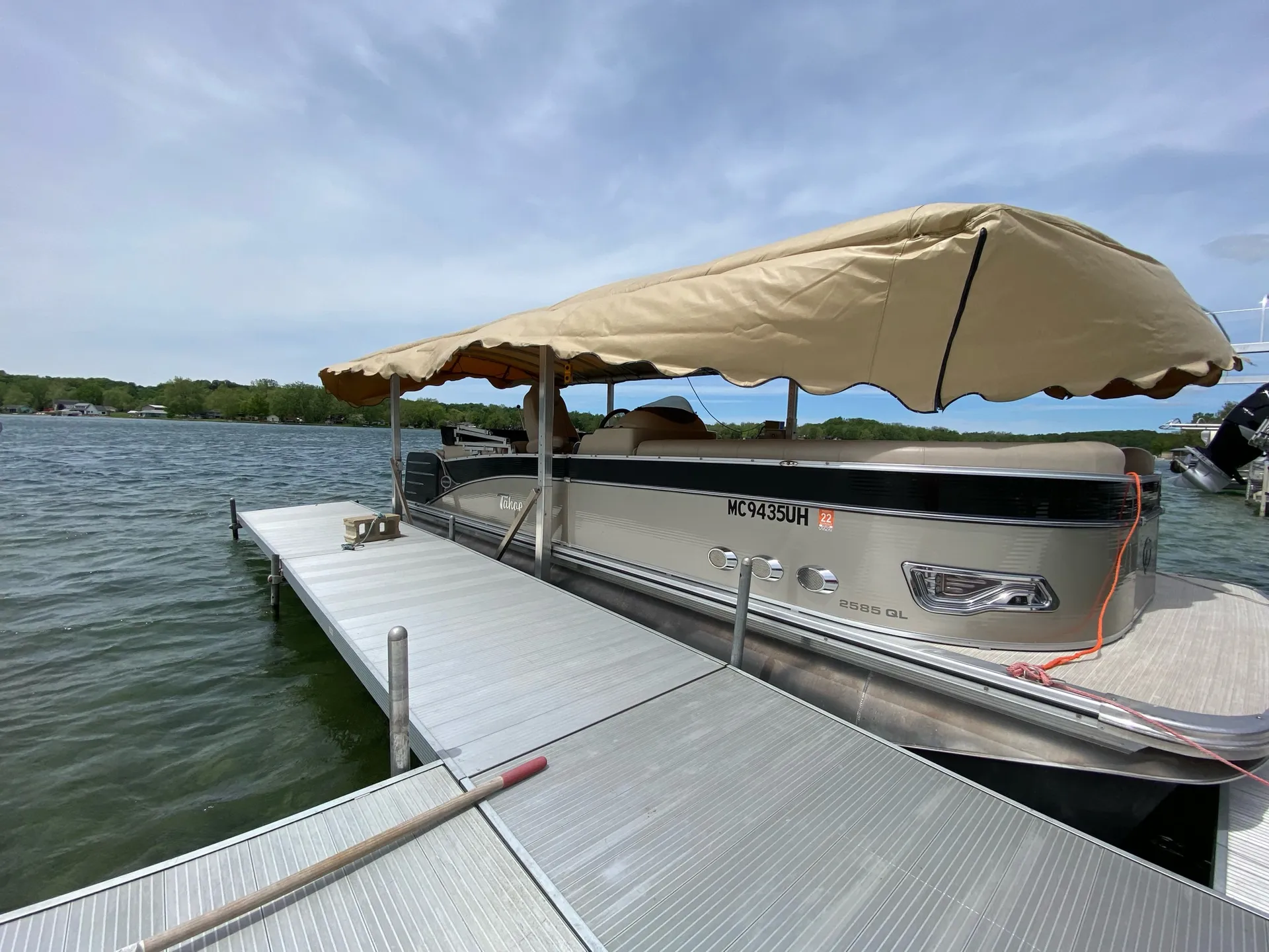 Tahoe Pontoons 26' Cascade Quad Lounge in Vandalia, MI — photo 7