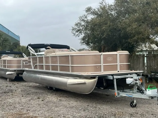 Rent a ENCORE BENTLEY pontoon in Fort Walton Beach, FL near me