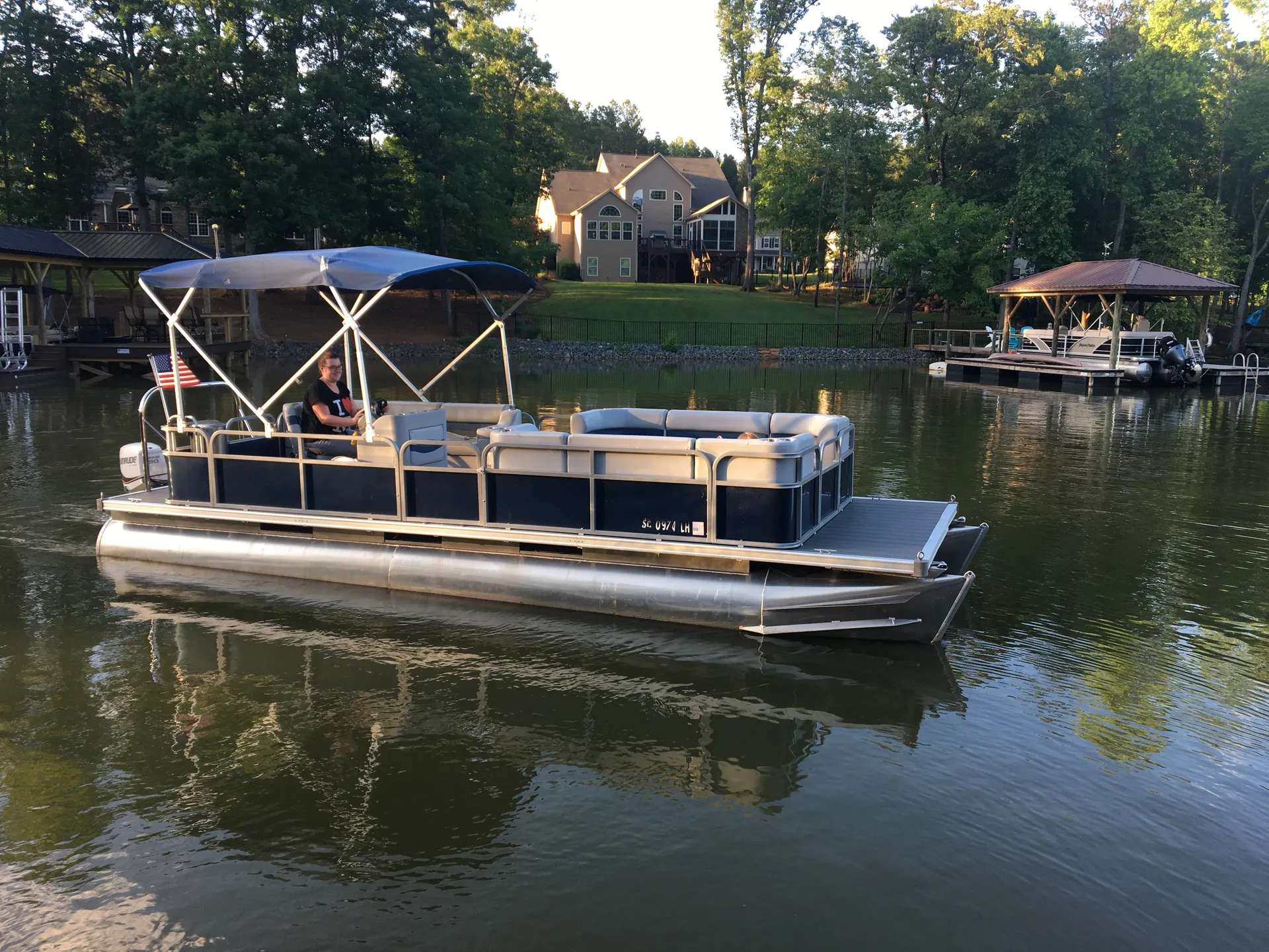 Lake Wylie Fun in the Sun on Kellen's Barge/ 24 ft
