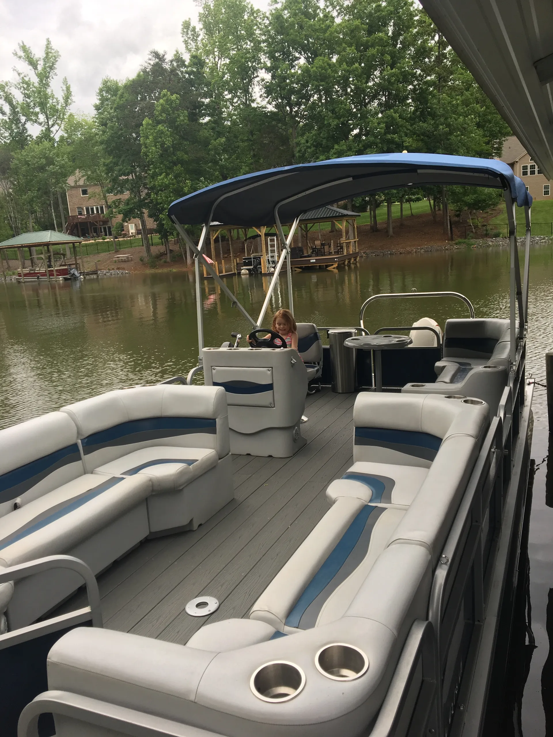 Lake Wylie Fun in the Sun on Kellen's Barge/ 24 ft
