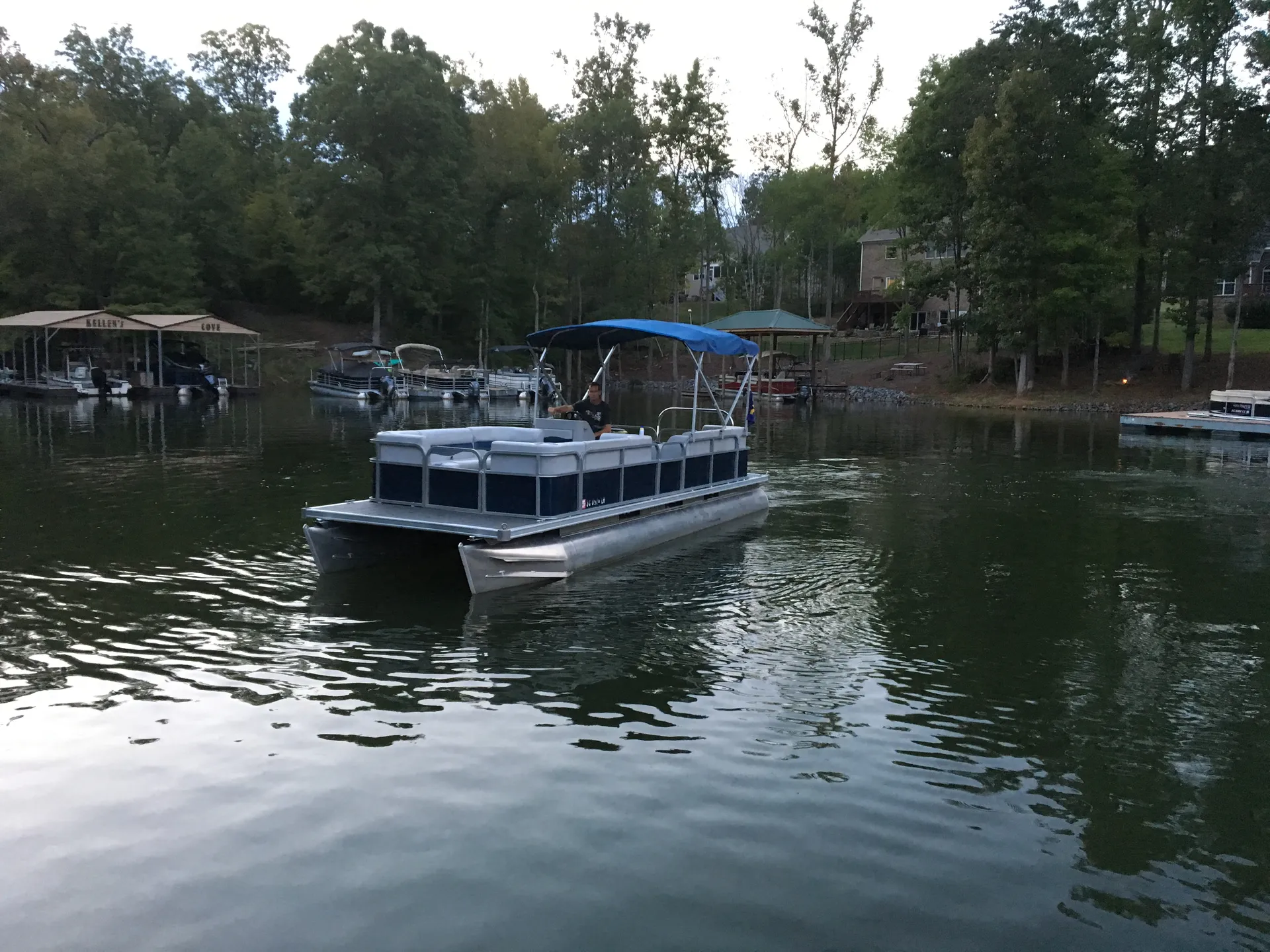 Lake Wylie Fun in the Sun on Kellen's Barge/ 24 ft