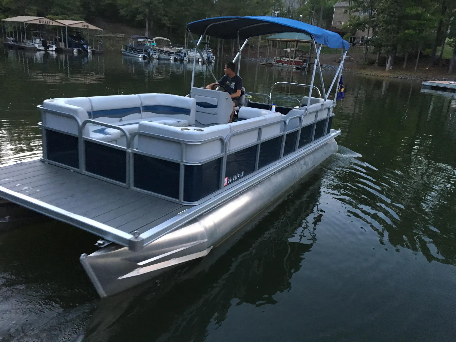 Lake Wylie Fun in the Sun on Kellen's Barge/ 24 ft