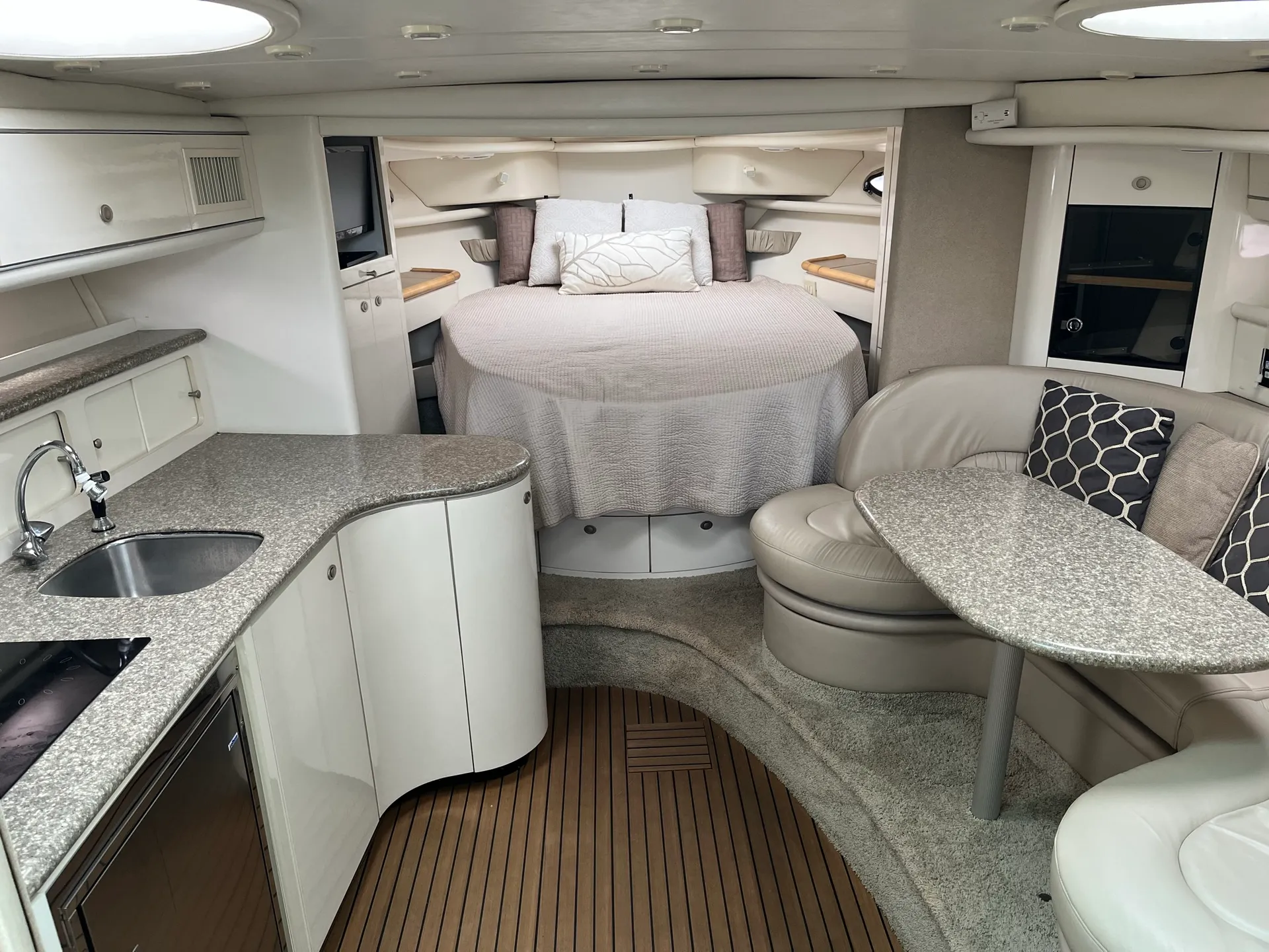 Play Pen Cruise - 40 foot Maxum Yacht - Discounts Available