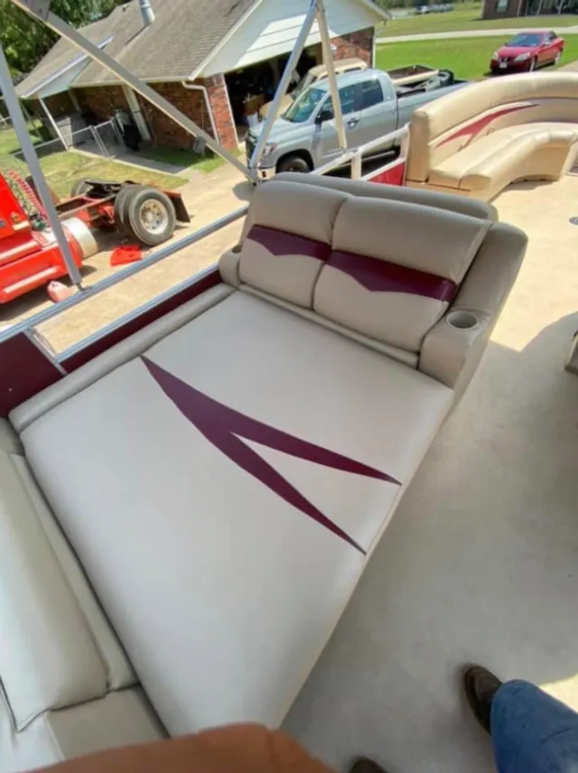 Rent a Harris FloteBote pontoon in Vinita, OK near me