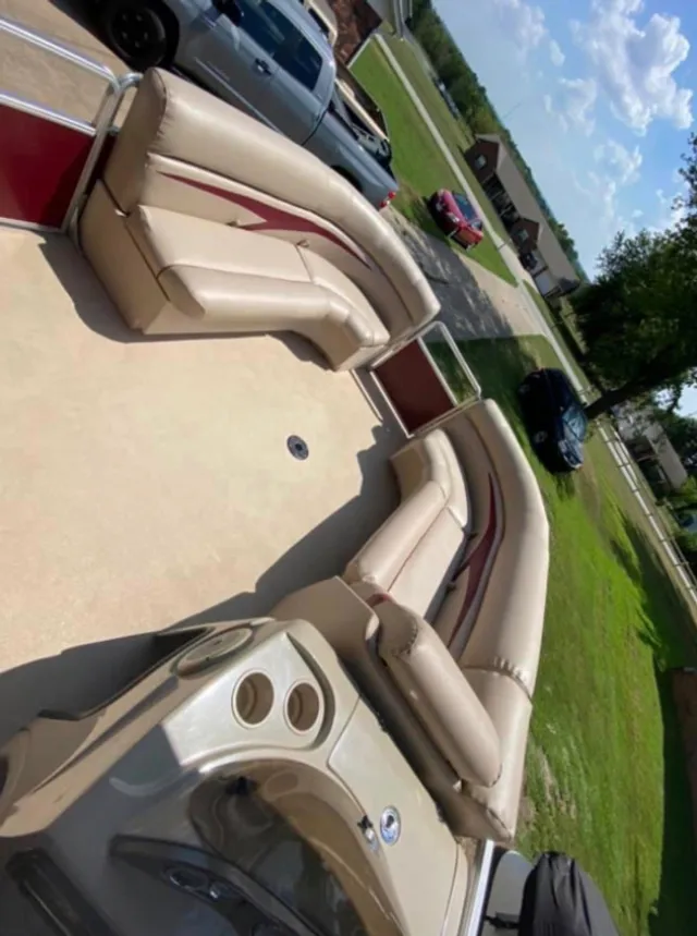 Rent a Harris FloteBote pontoon in Vinita, OK near me