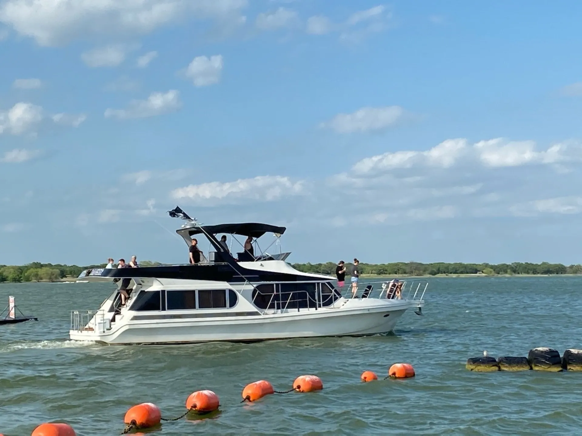 2ND LARGEST LUXURY YACHT RENTAL ON LAKE LEWISVILLE