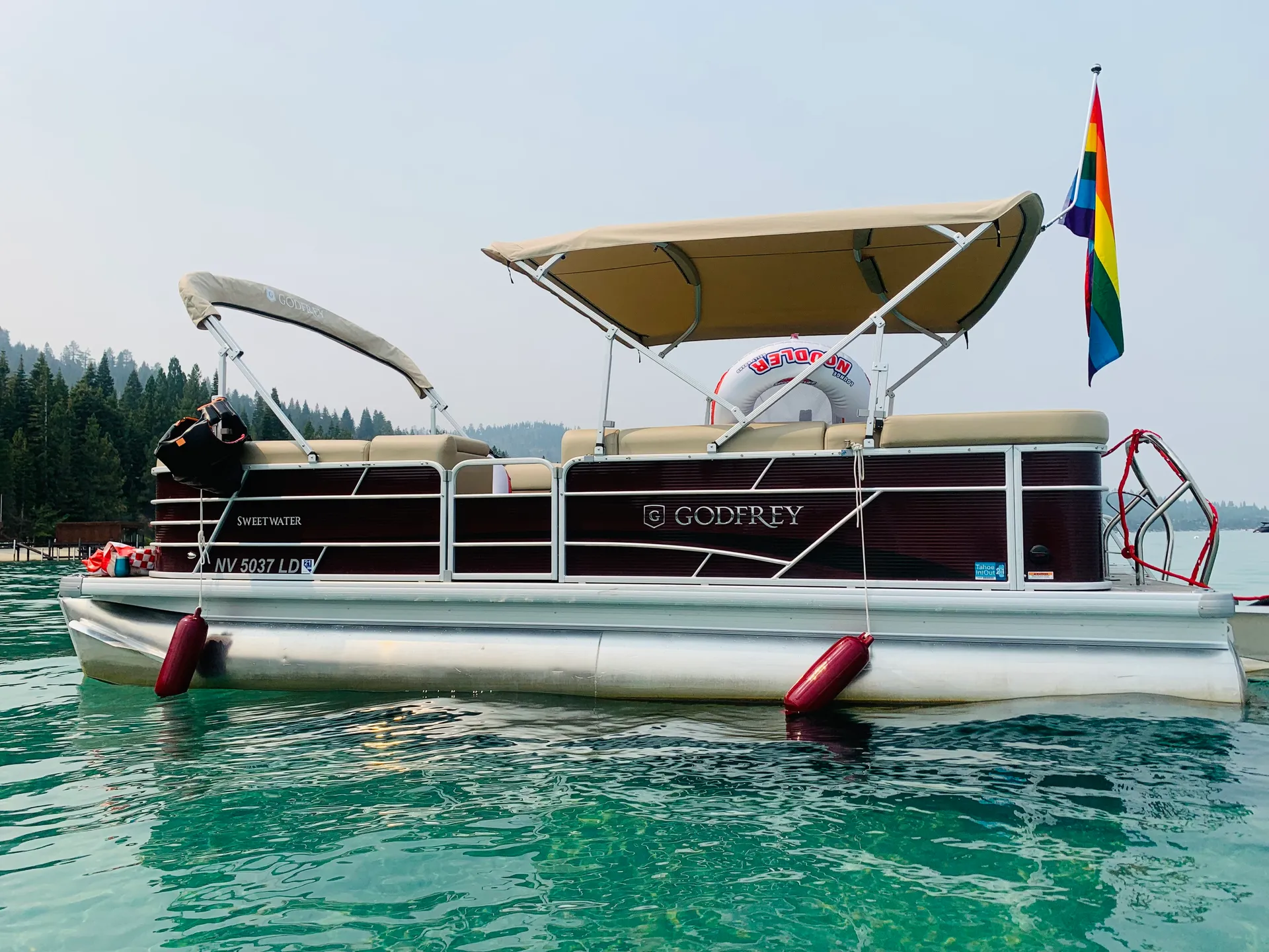 GODFREY MARINE SWEETWATER 2286 C in South Lake Tahoe, CA — photo 3