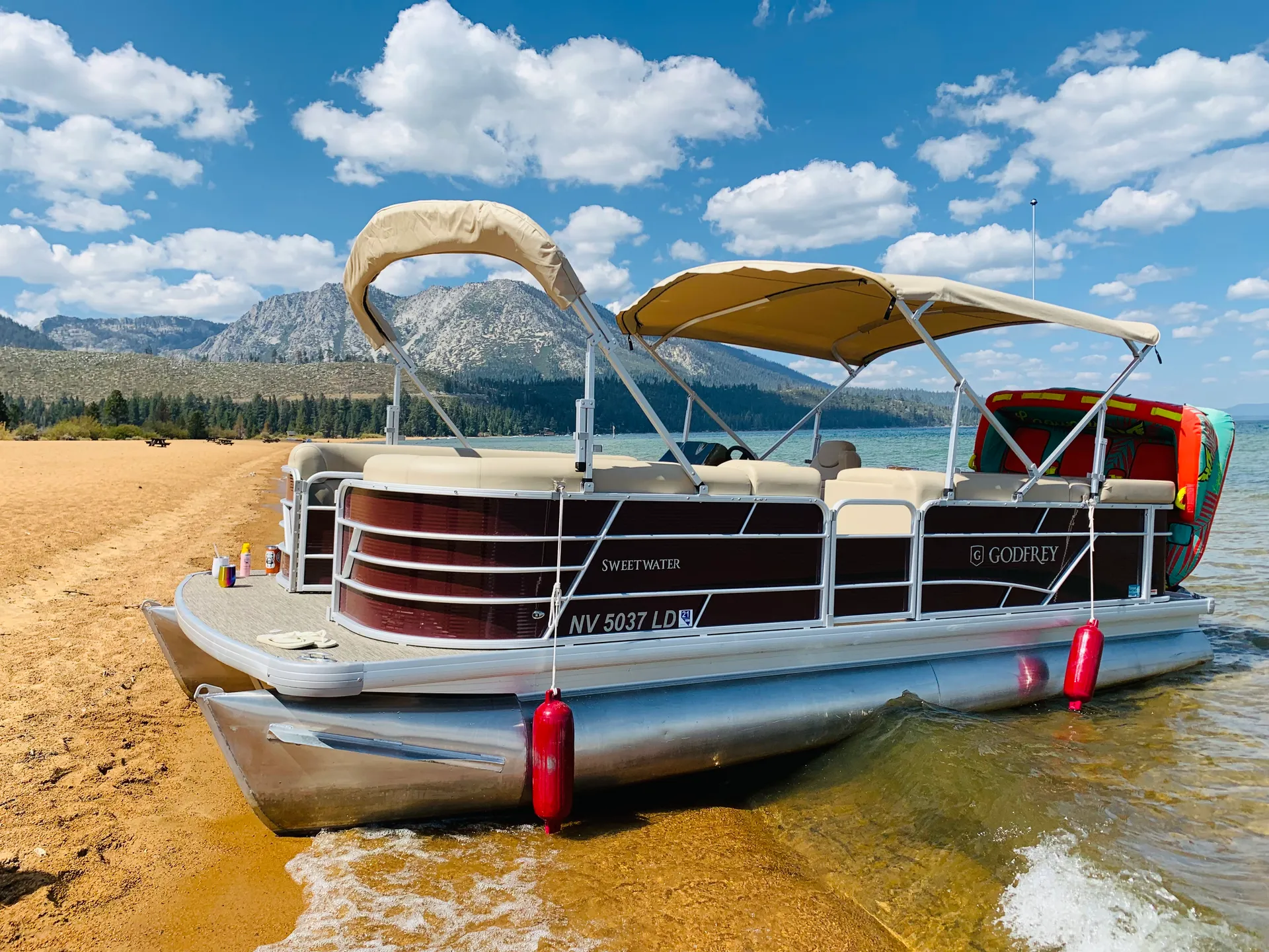 GODFREY MARINE SWEETWATER 2286 C in South Lake Tahoe, CA — photo 2