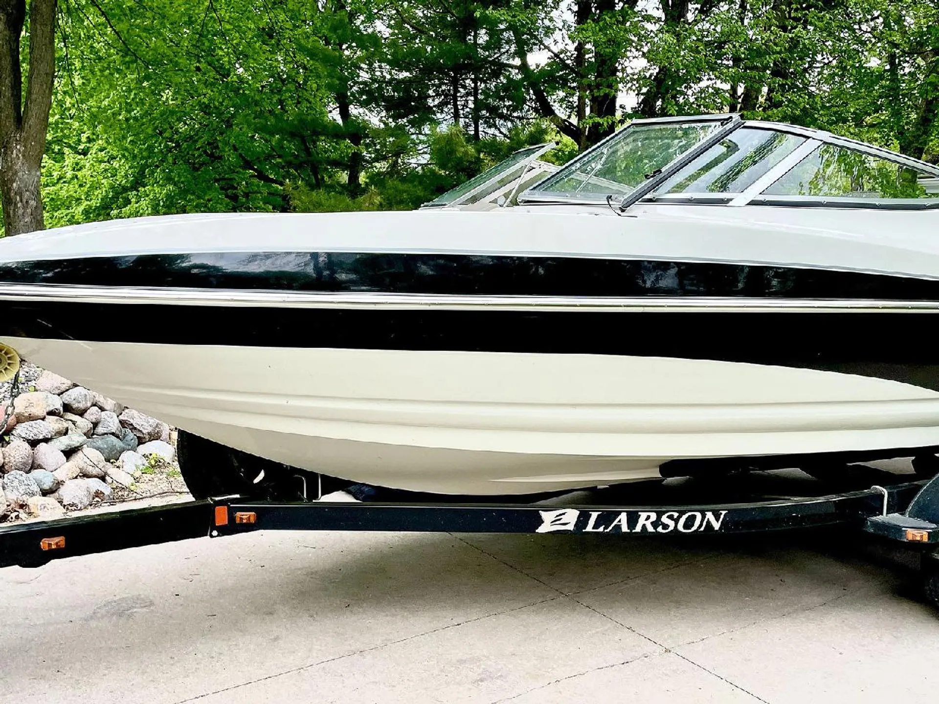 Tonka Boat Rentals~Boating on Demand~ 20-24 Ft boats Available