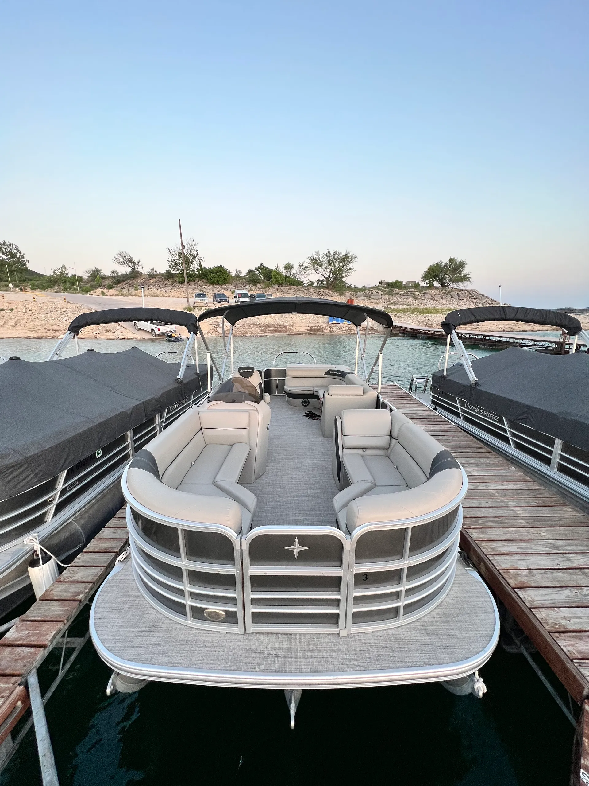 BERKSHIRE PONTOONS 24CL CTS 2.75 TRI-TUBE in Leander, TX — photo 6