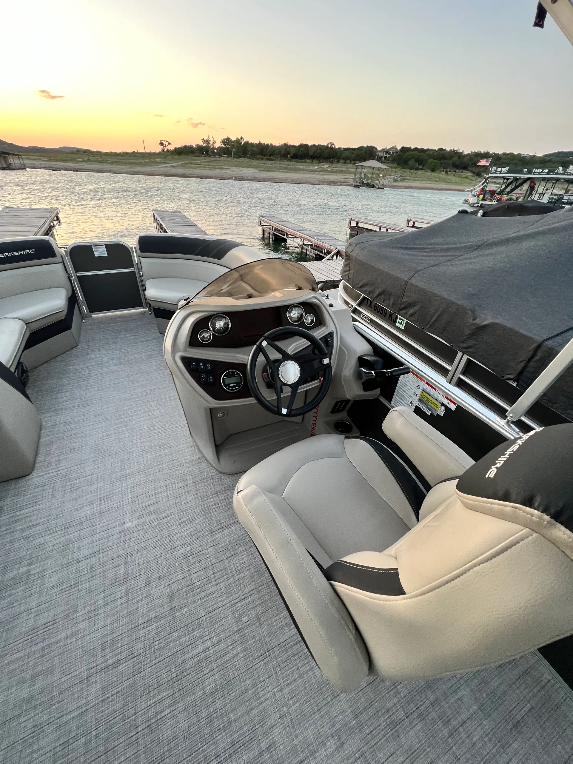 BERKSHIRE PONTOONS 24CL CTS 2.75 TRI-TUBE in Leander, TX — photo 7